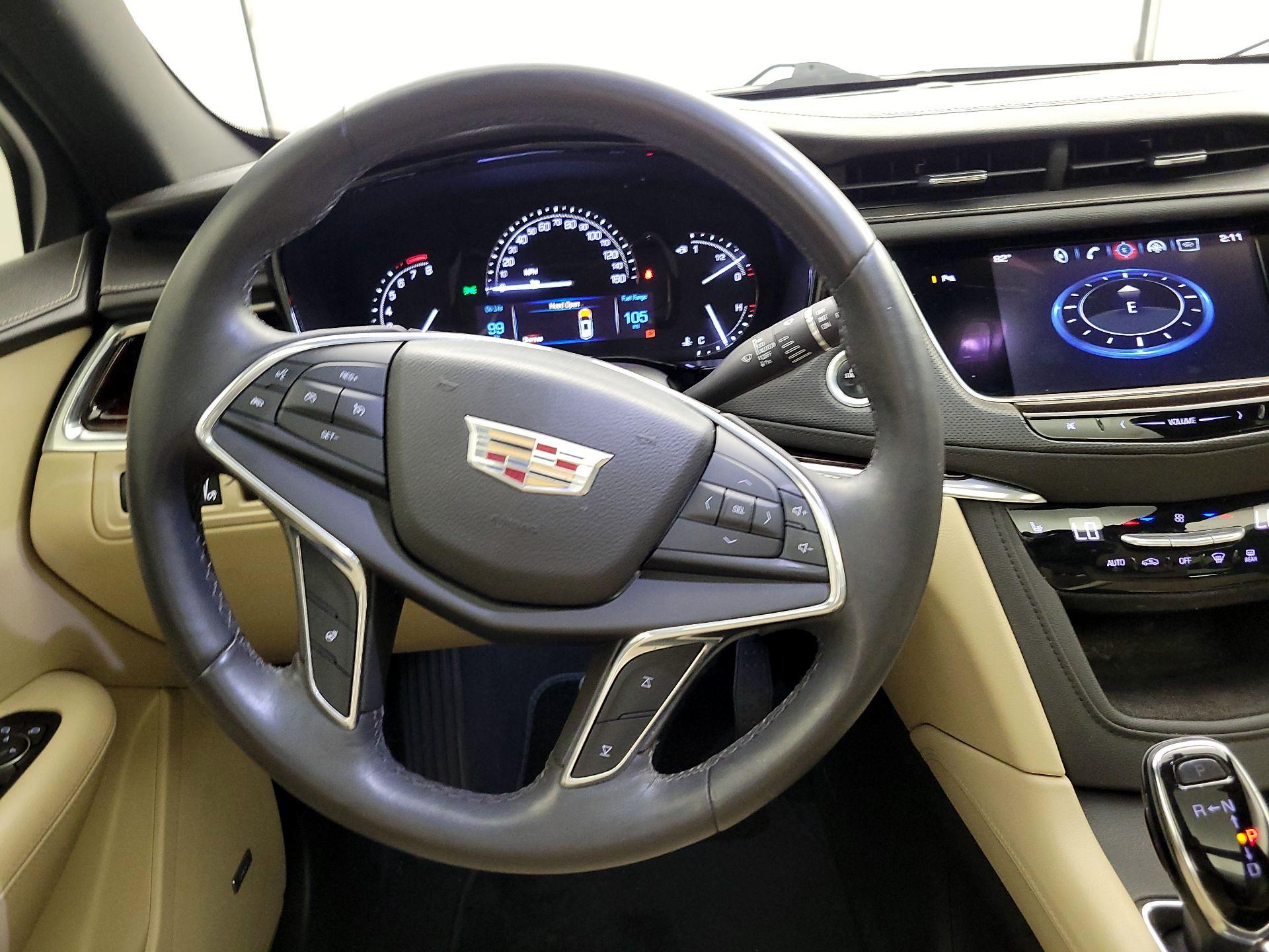 Thumbnail: 2017 Cadillac XT5 - 10