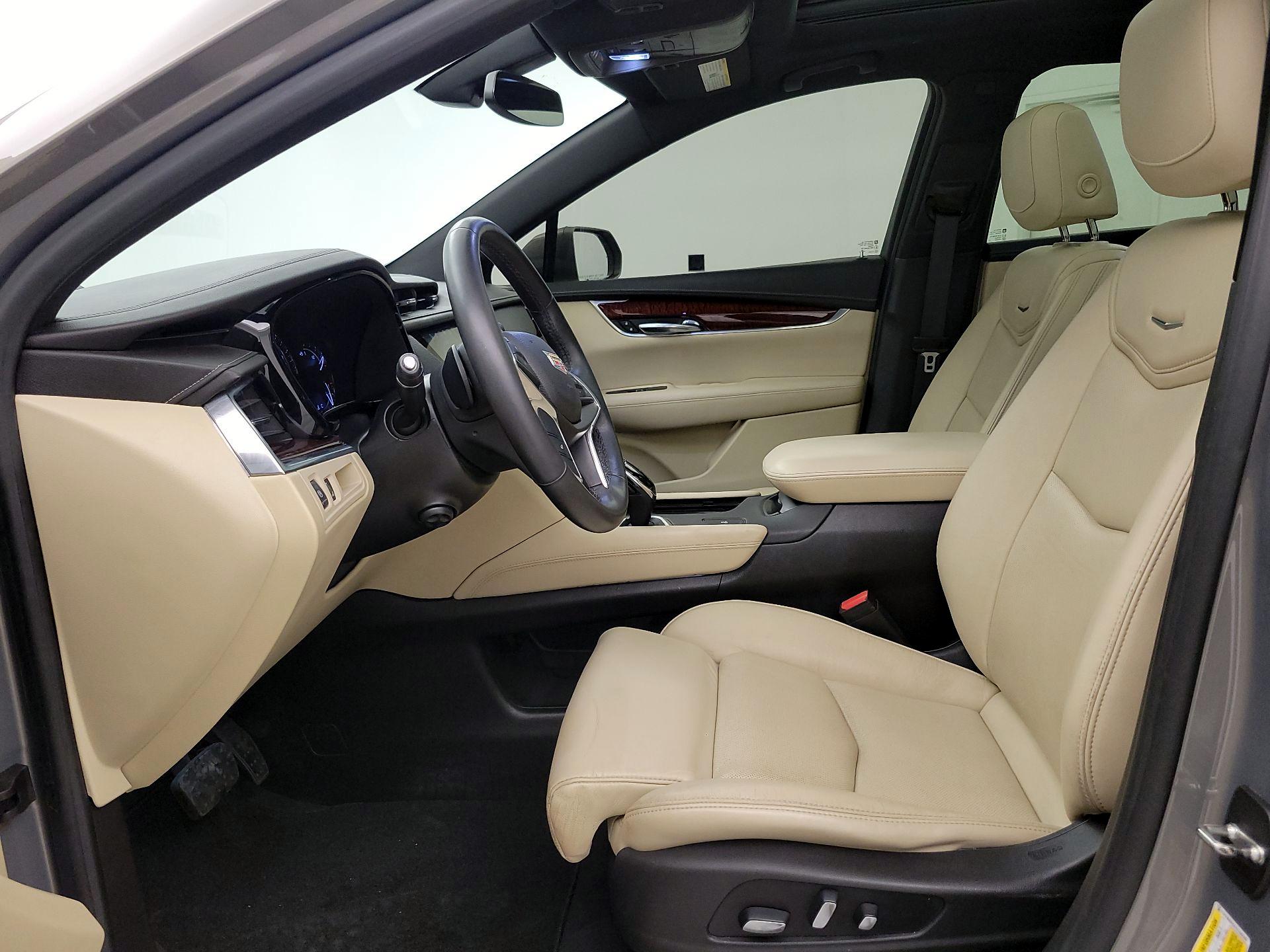 Thumbnail: 2017 Cadillac XT5 - 11