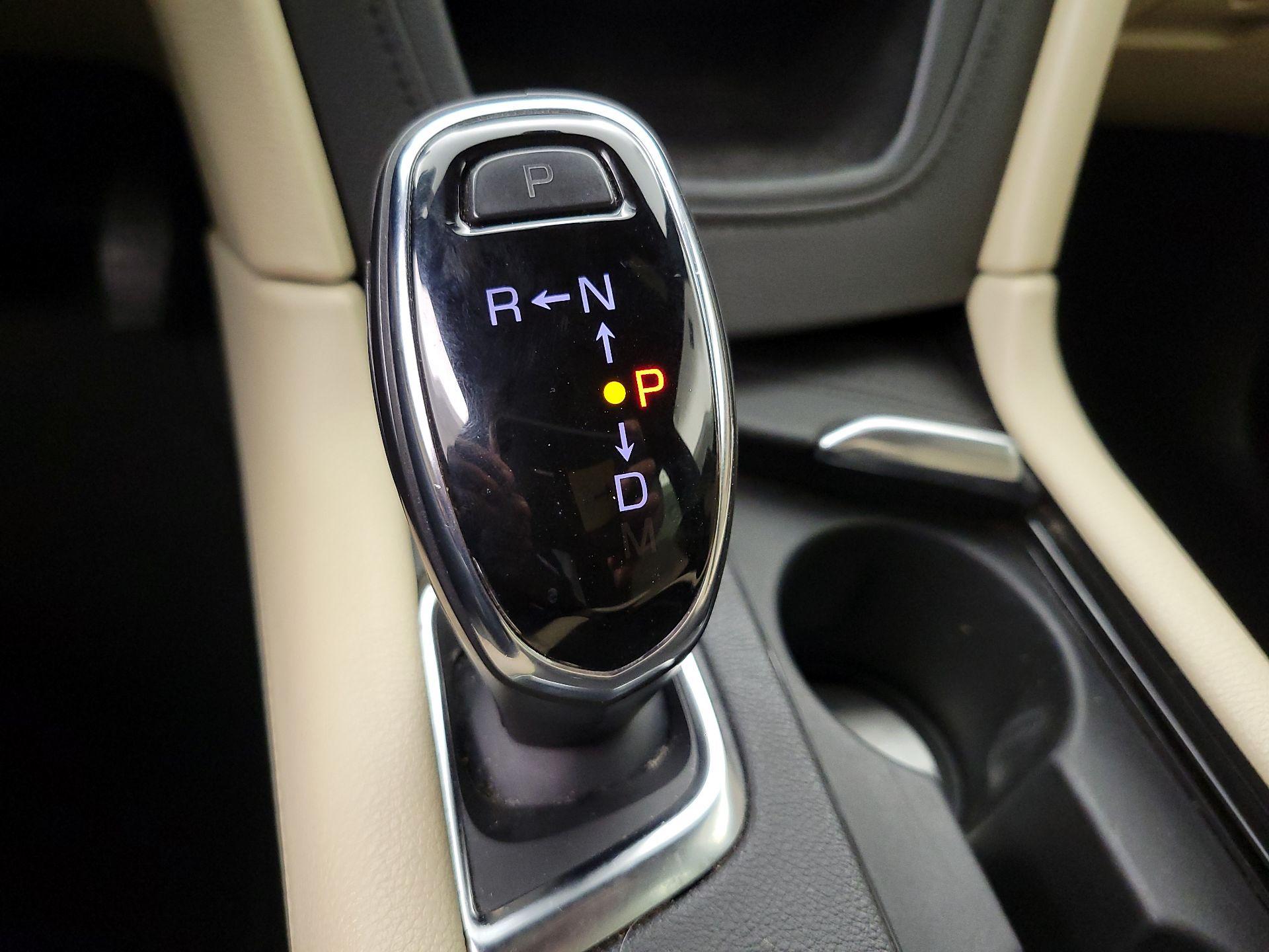 Thumbnail: 2017 Cadillac XT5 - 17
