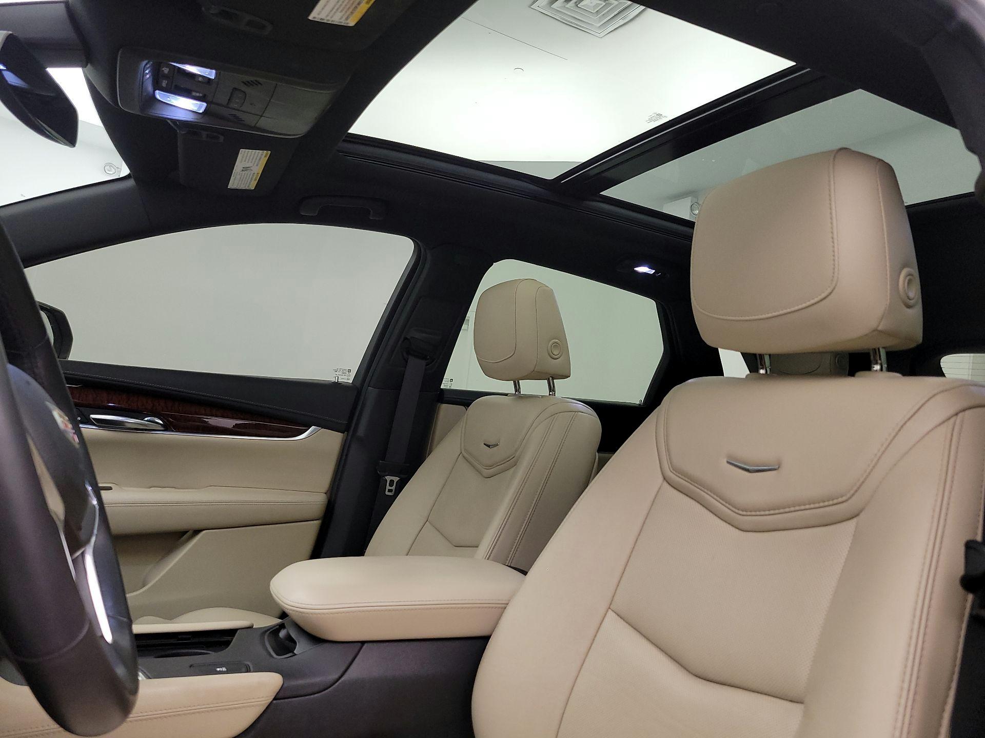 Thumbnail: 2017 Cadillac XT5 - 19