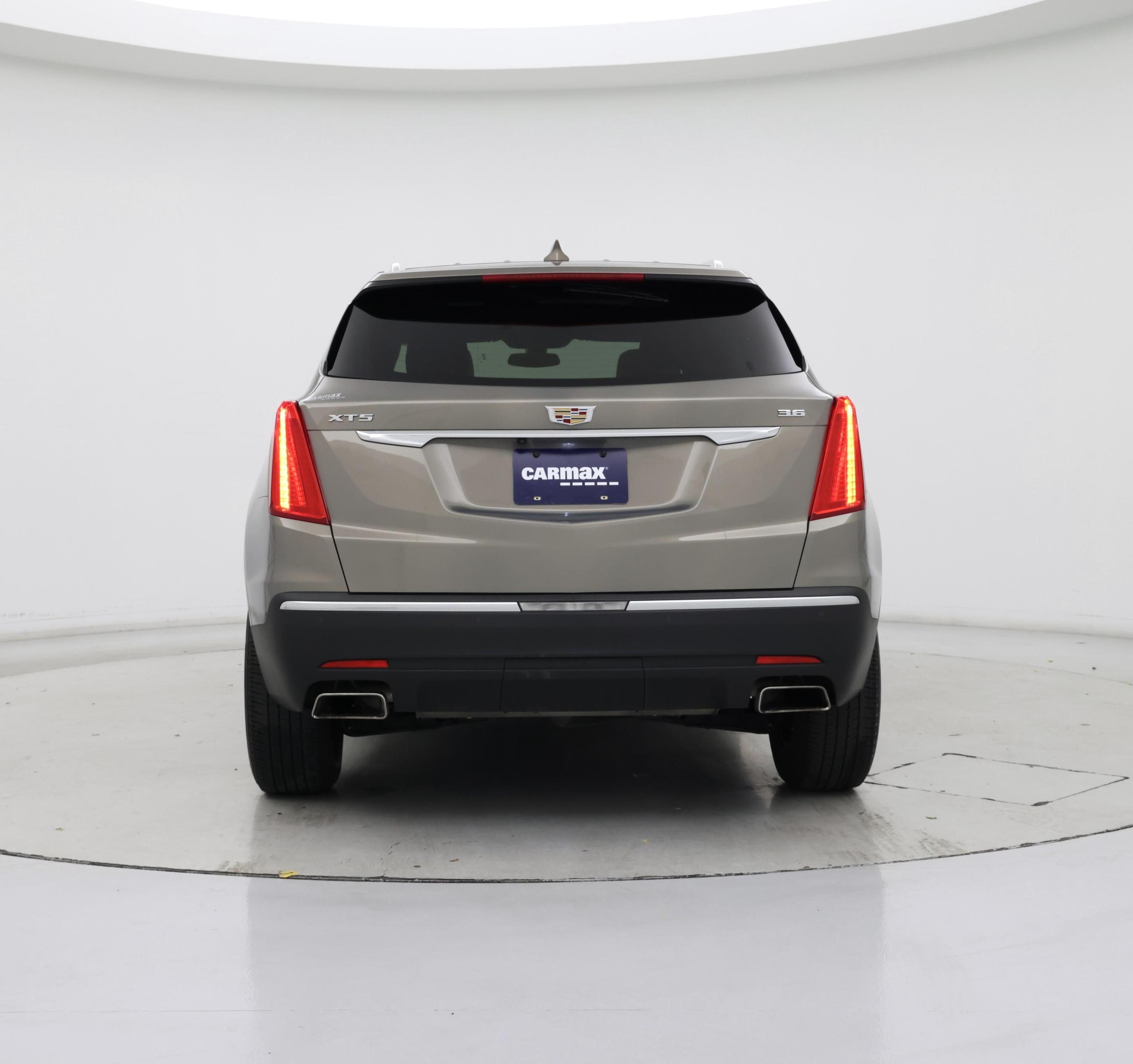 Thumbnail: 2017 Cadillac XT5 - 6