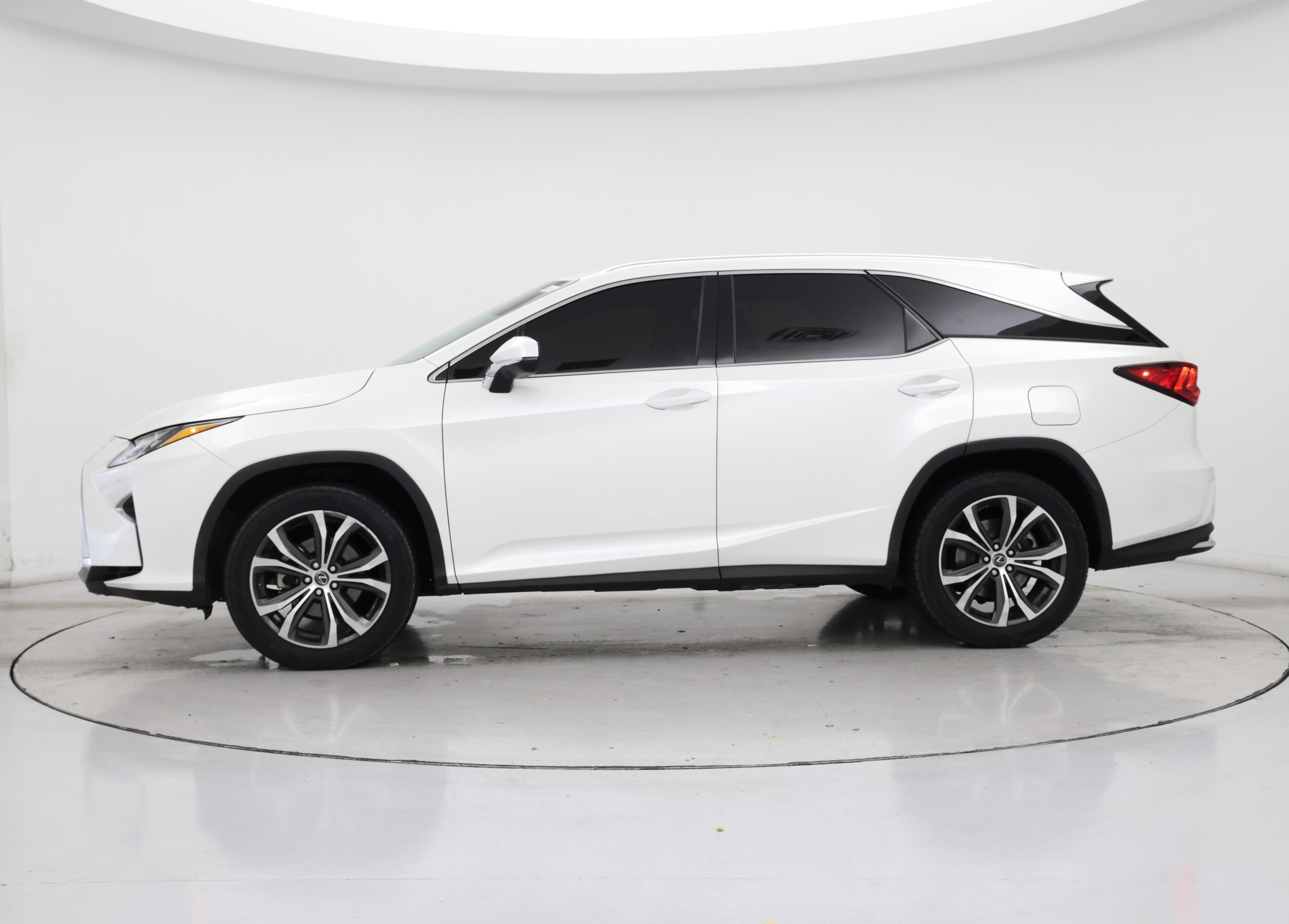 Thumbnail: 2019 Lexus RX - 3