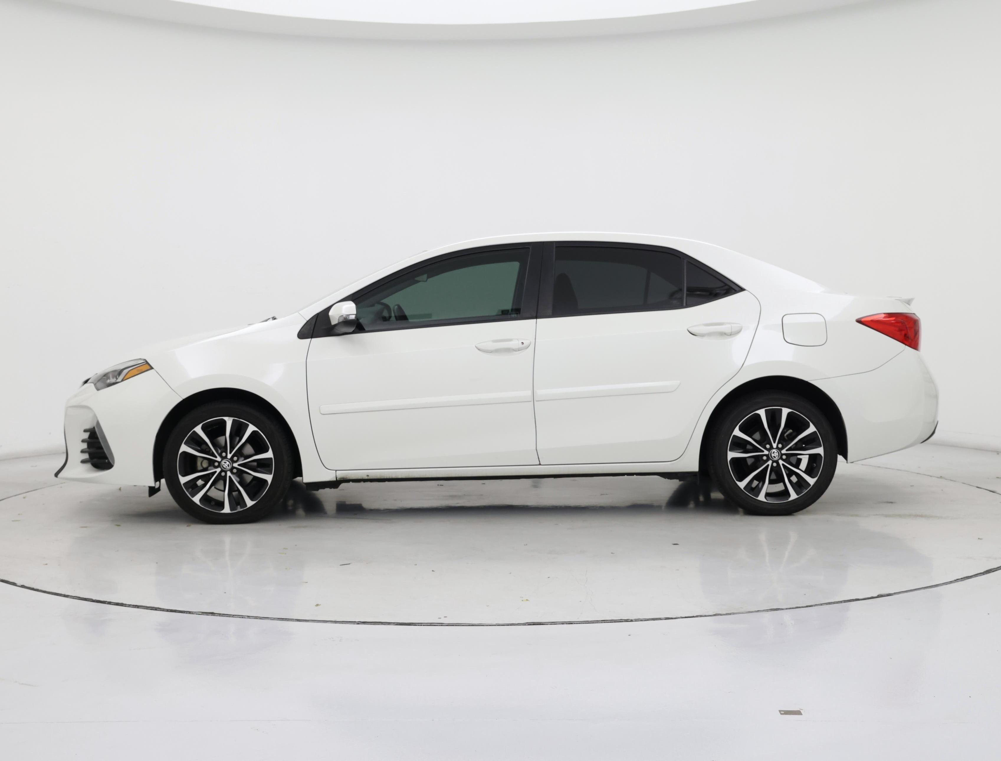 Thumbnail: 2019 Toyota Corolla - 3