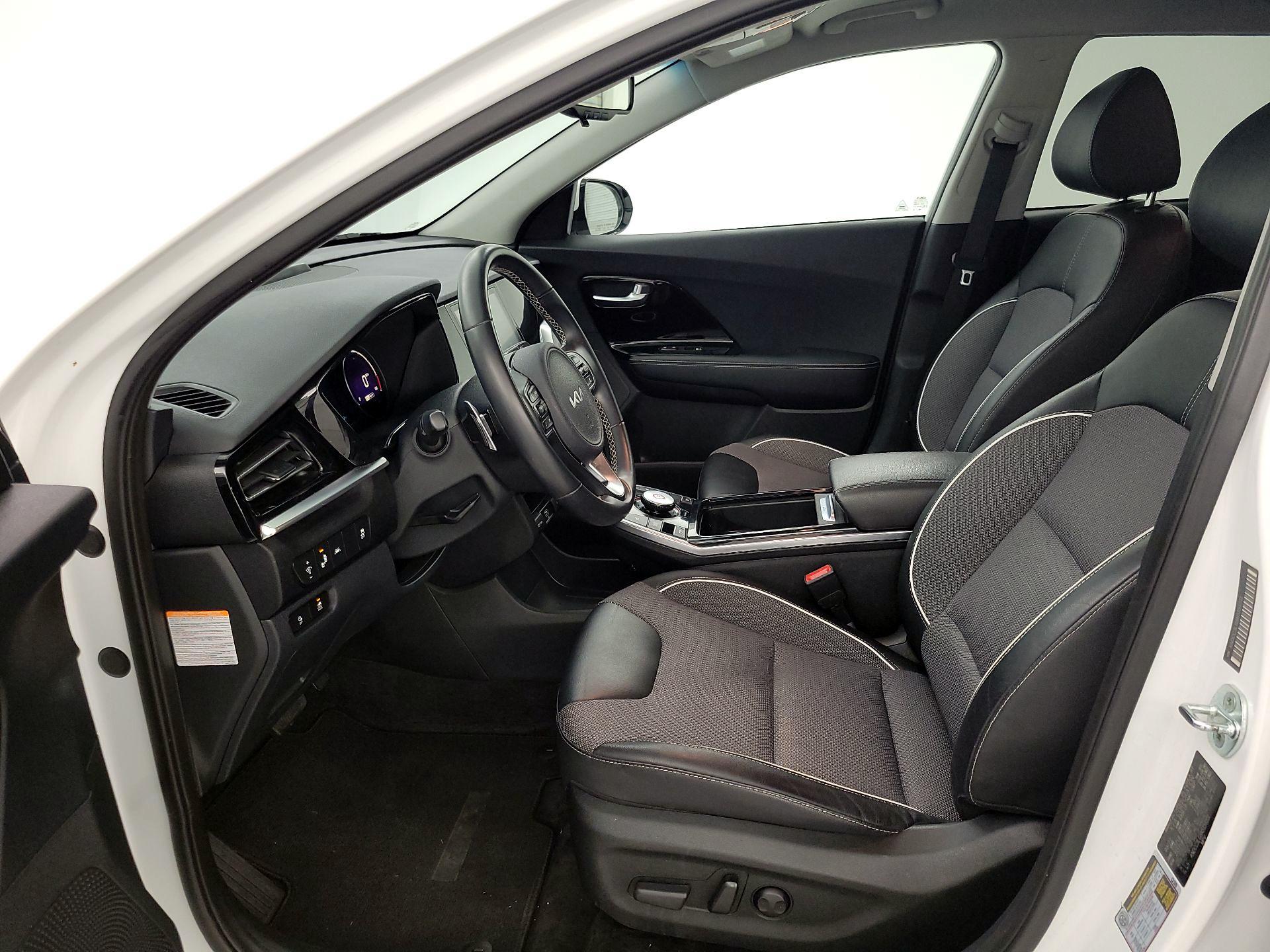 Thumbnail: 2022 Kia Niro - 11
