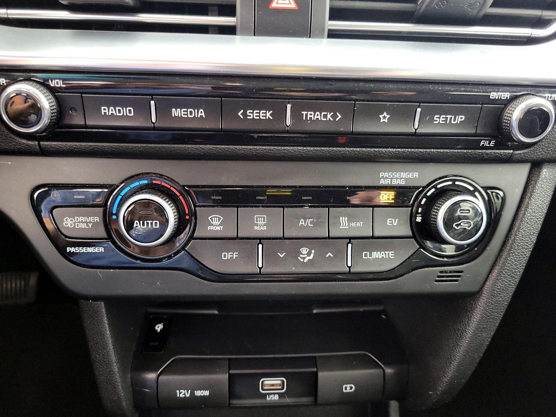 Thumbnail: 2022 Kia Niro - 16