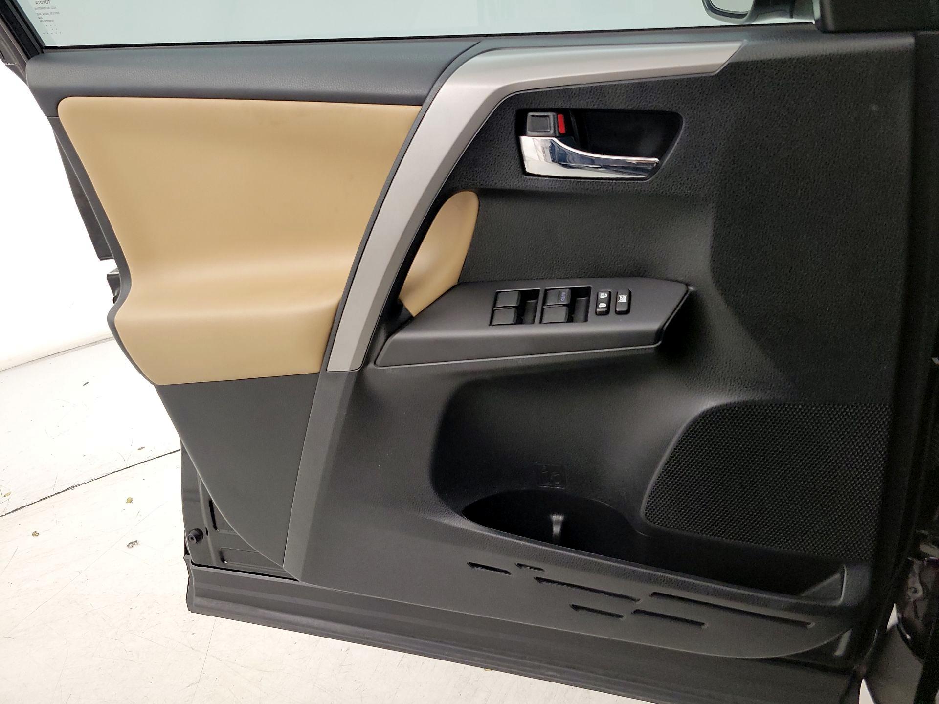 Thumbnail: 2017 Toyota RAV4 - 12