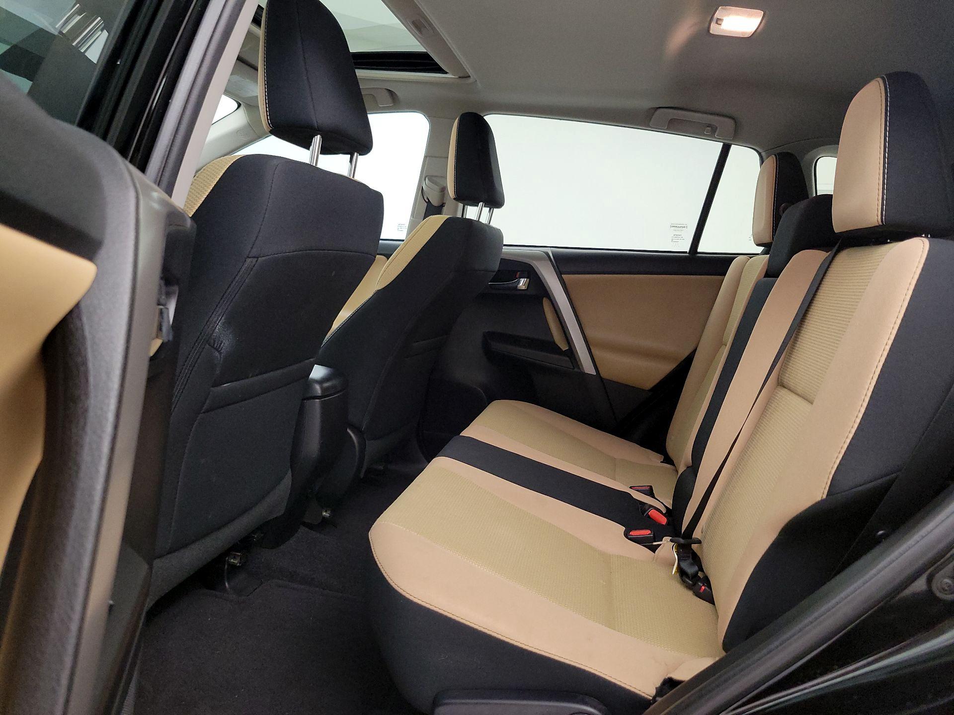 Thumbnail: 2017 Toyota RAV4 - 20