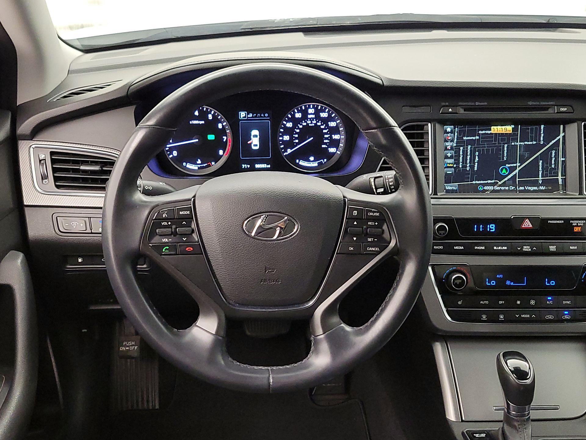 Thumbnail: 2015 Hyundai Sonata - 10