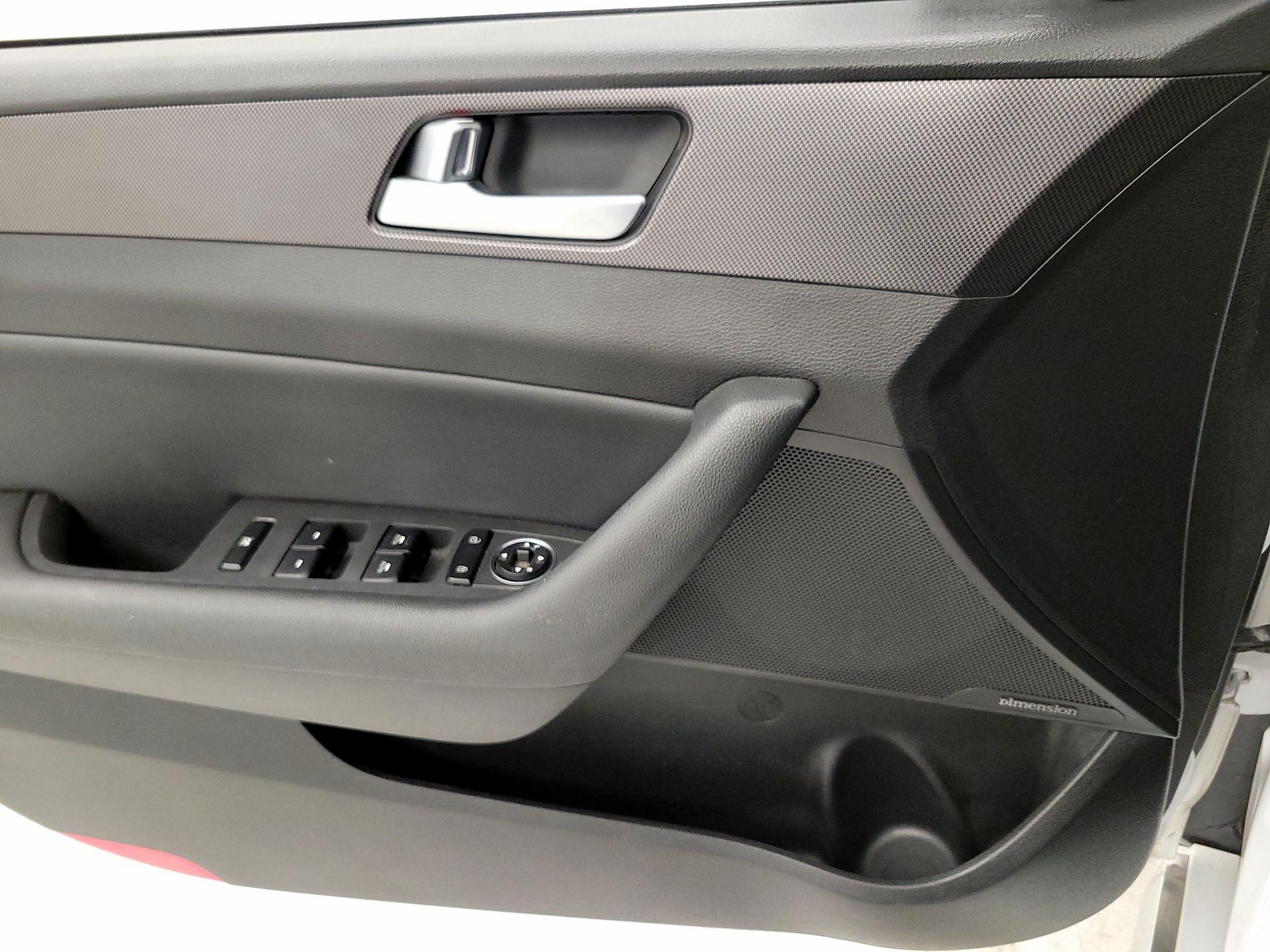 Thumbnail: 2015 Hyundai Sonata - 12