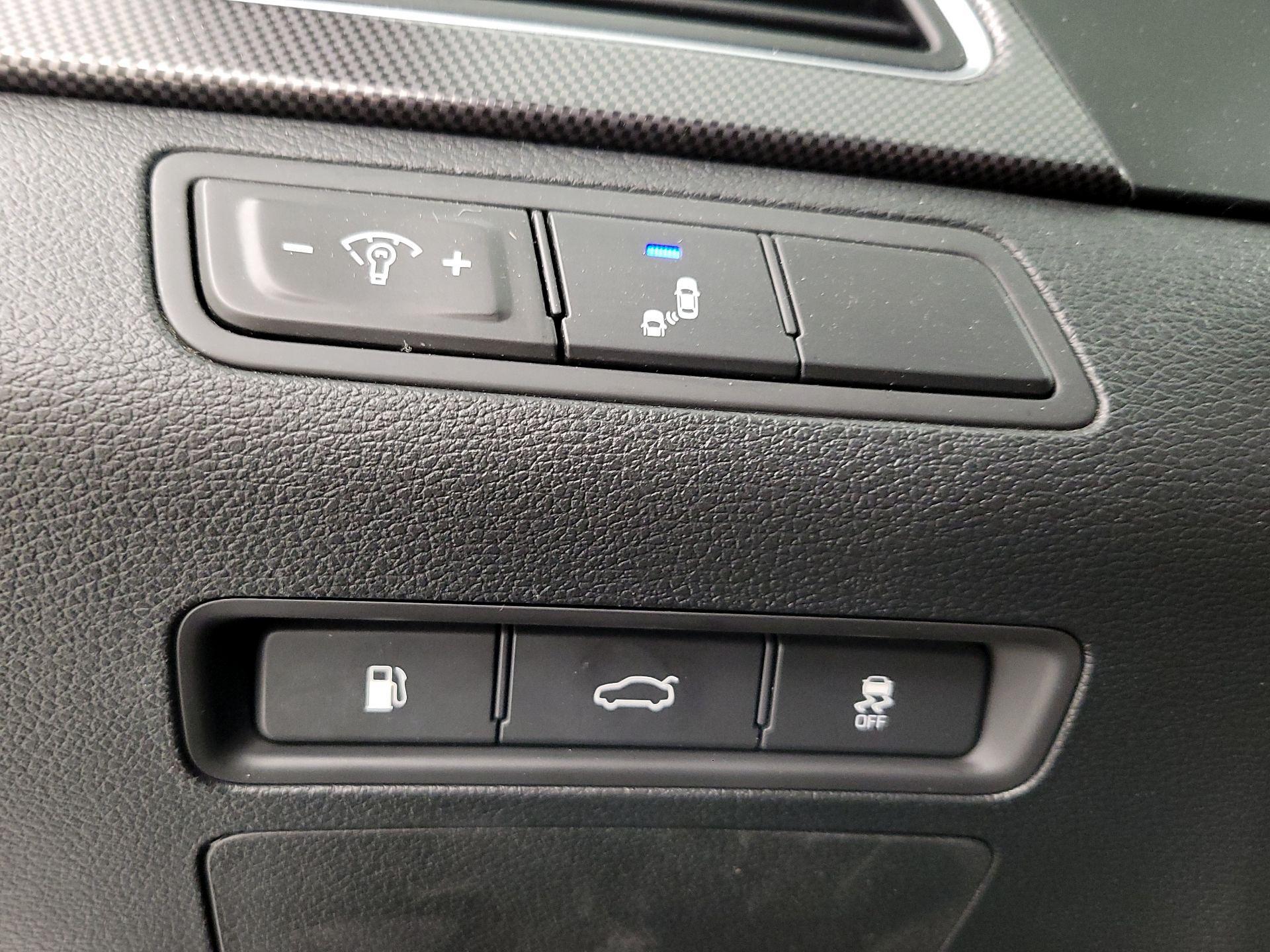 Thumbnail: 2015 Hyundai Sonata - 13