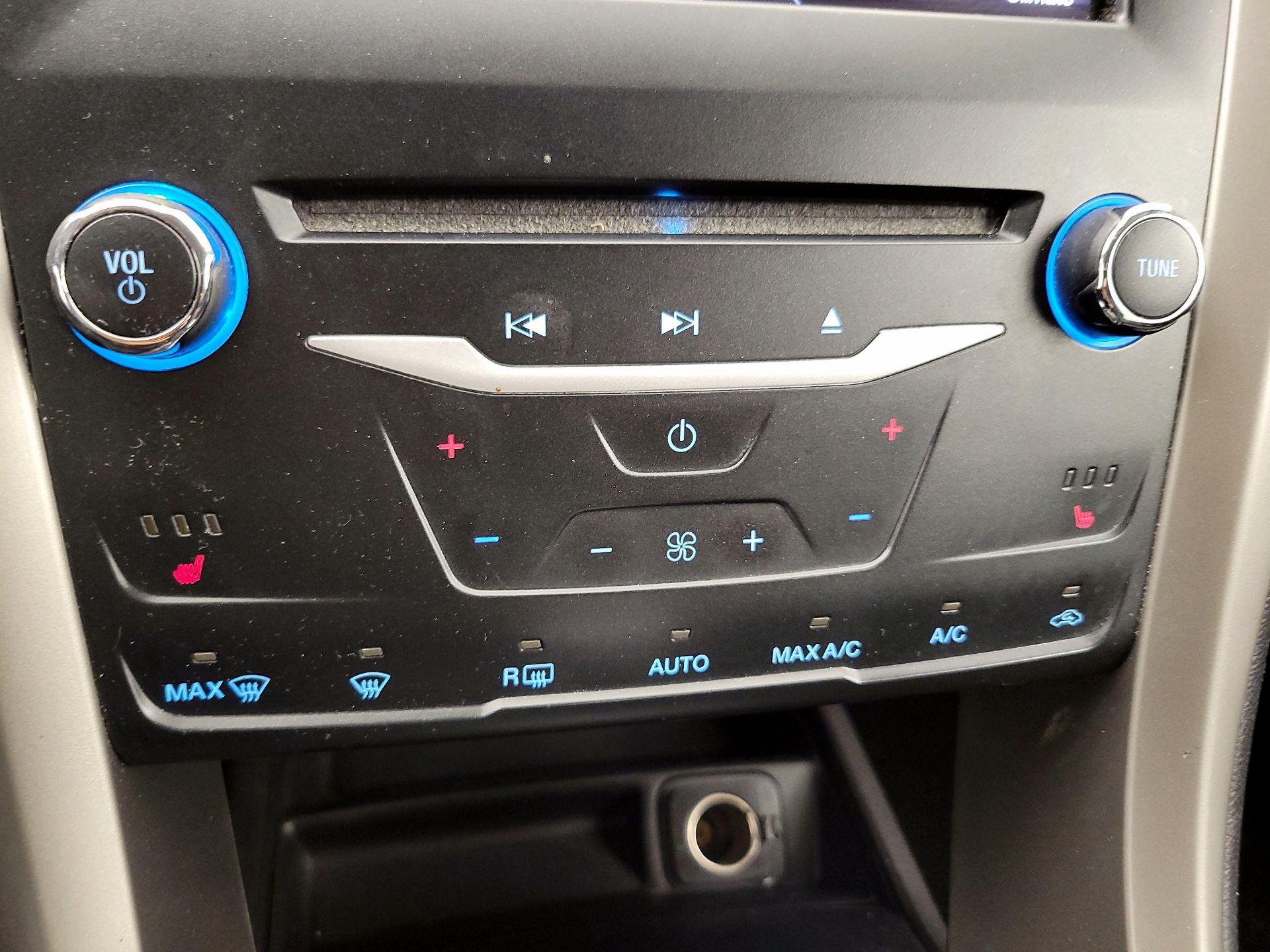 Thumbnail: 2014 Ford Fusion - 16