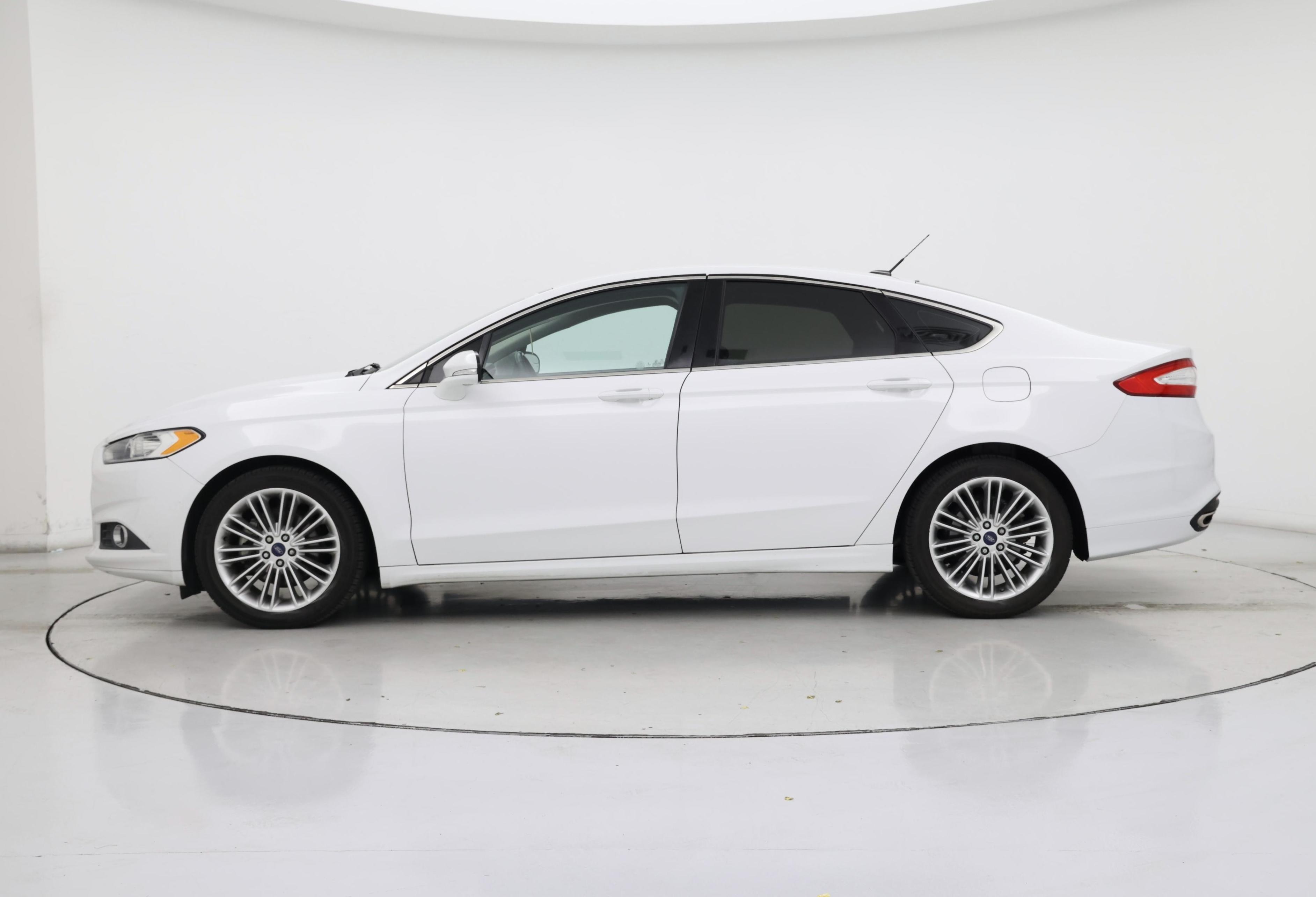 Thumbnail: 2014 Ford Fusion - 3