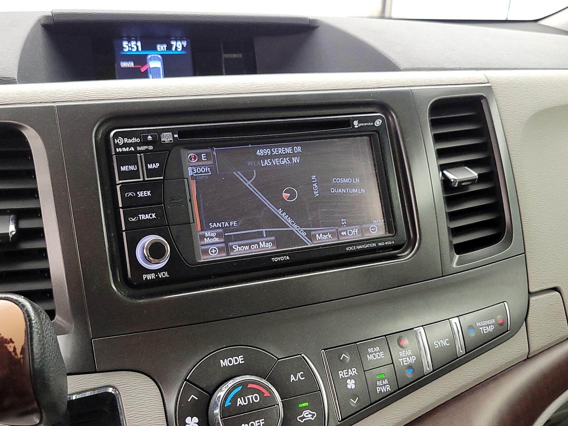 Thumbnail: 2014 Toyota Sienna - 14