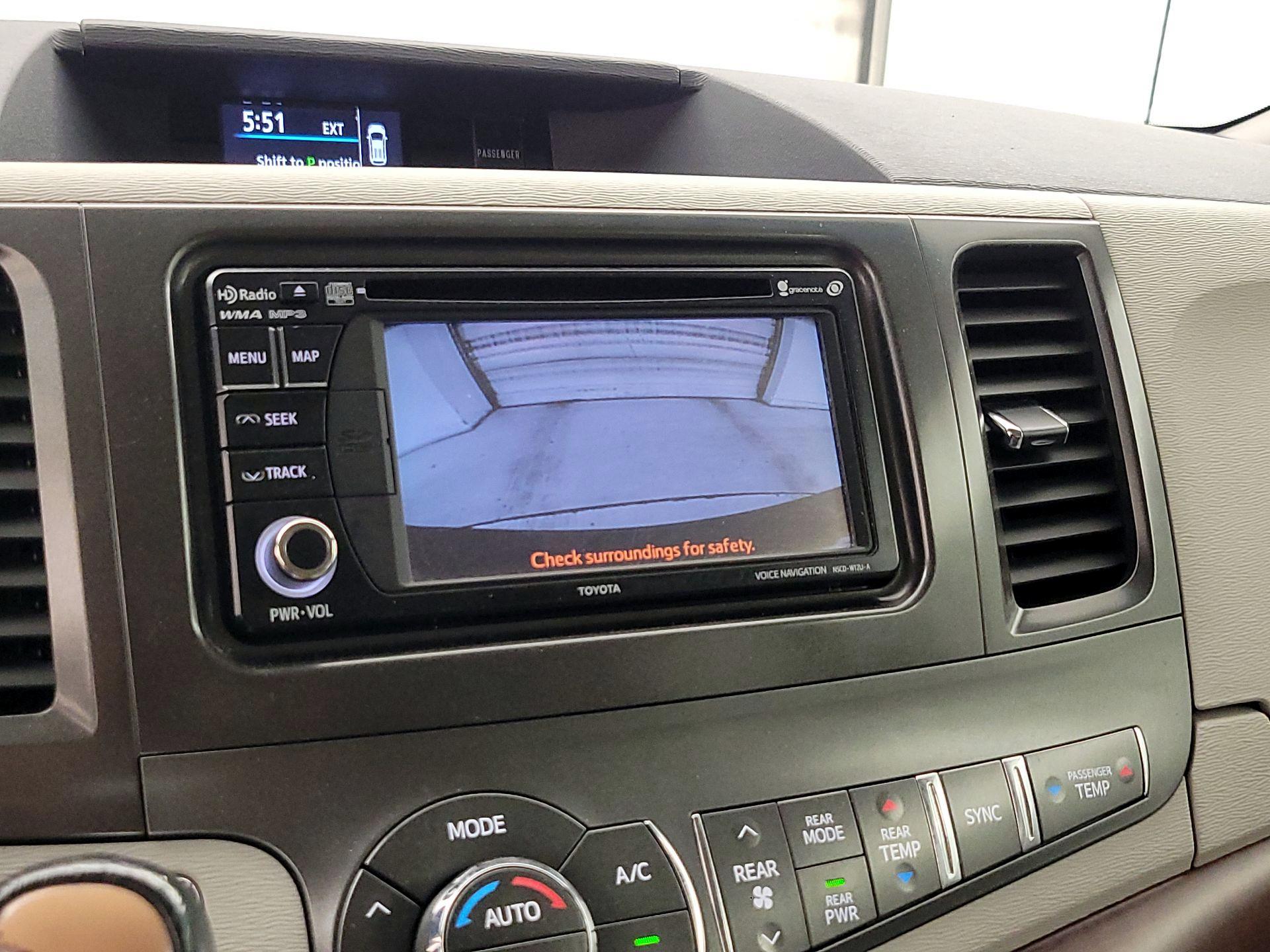 Thumbnail: 2014 Toyota Sienna - 15