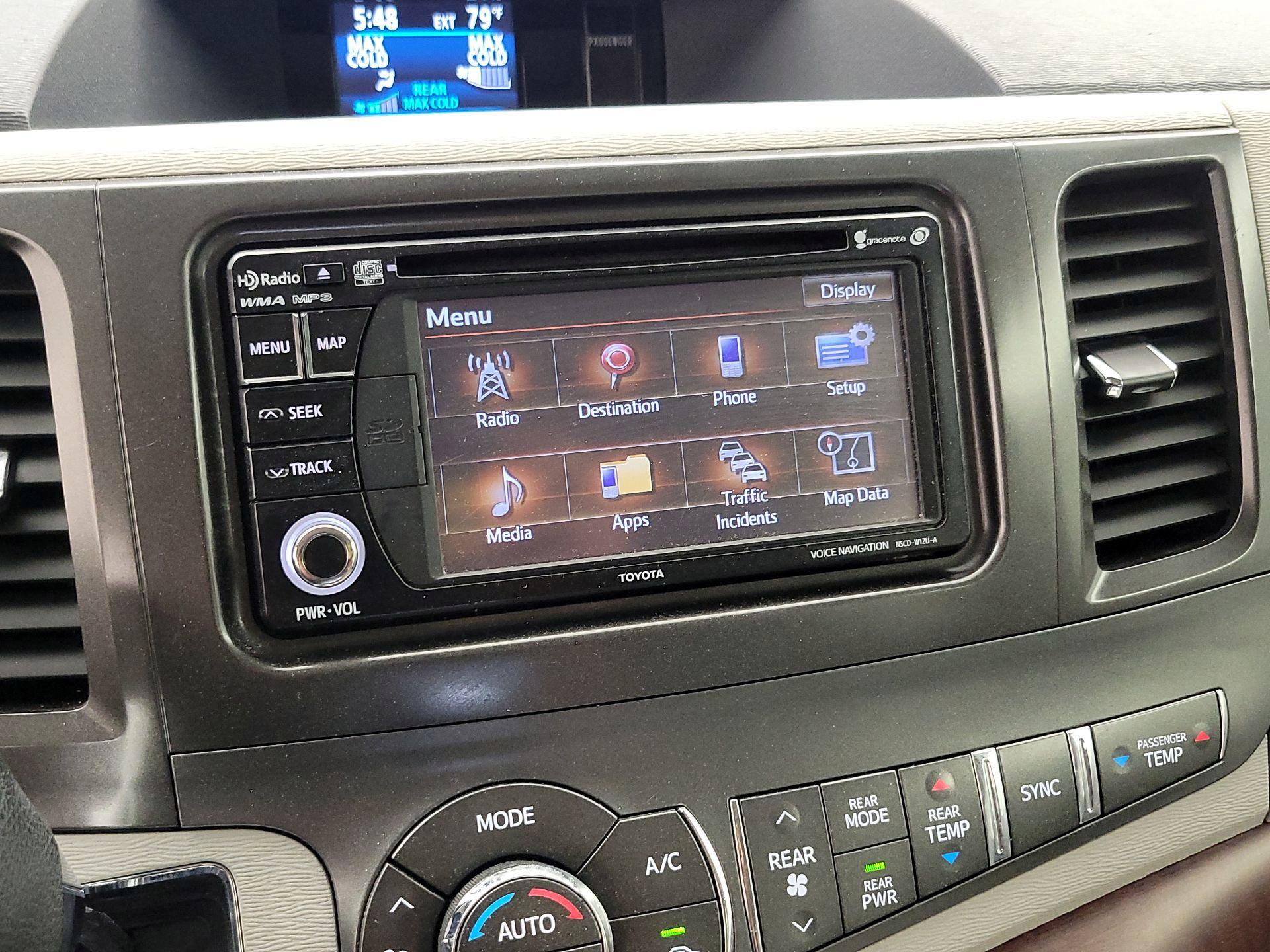 Thumbnail: 2014 Toyota Sienna - 16