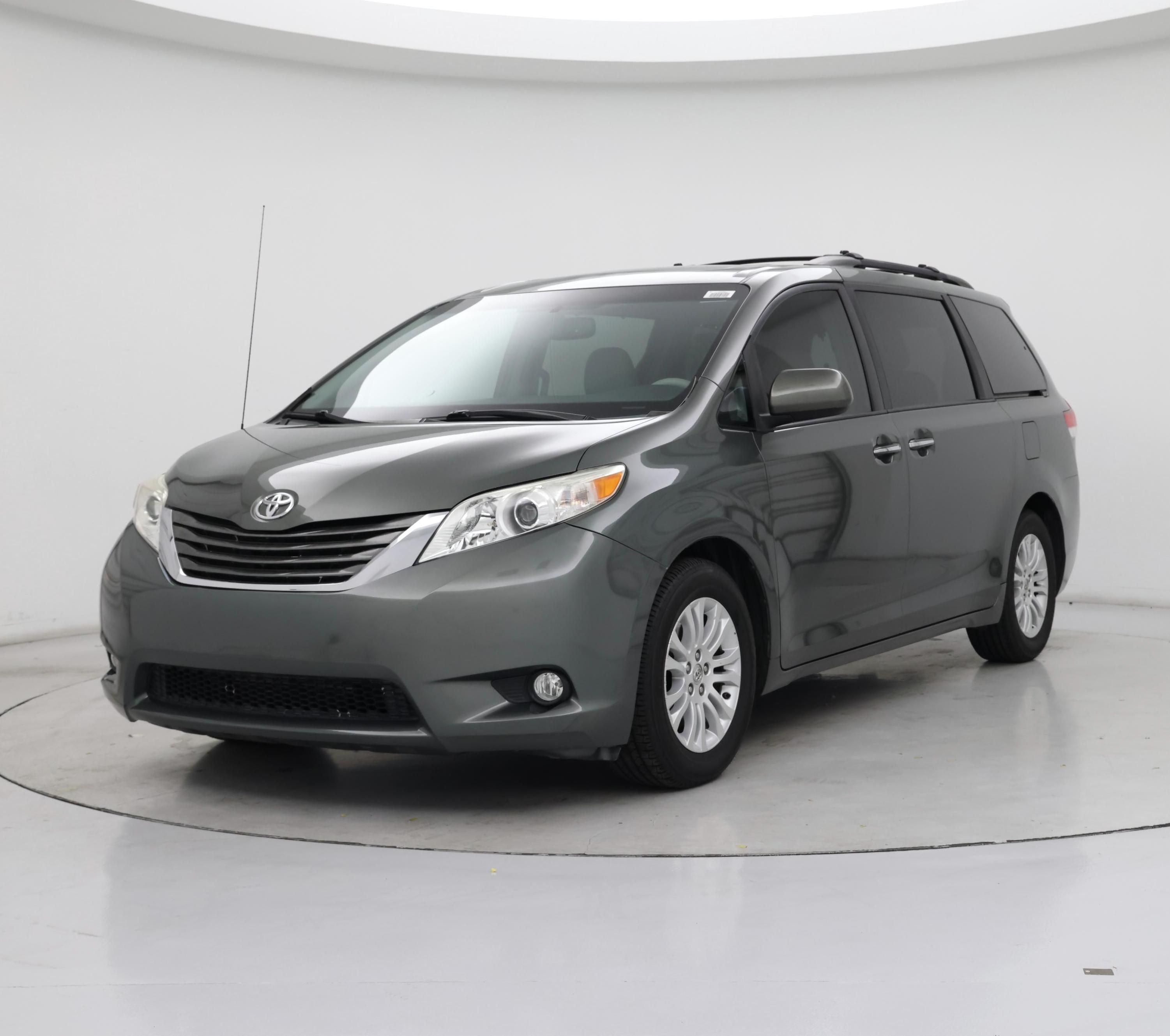 Thumbnail: 2014 Toyota Sienna - 4