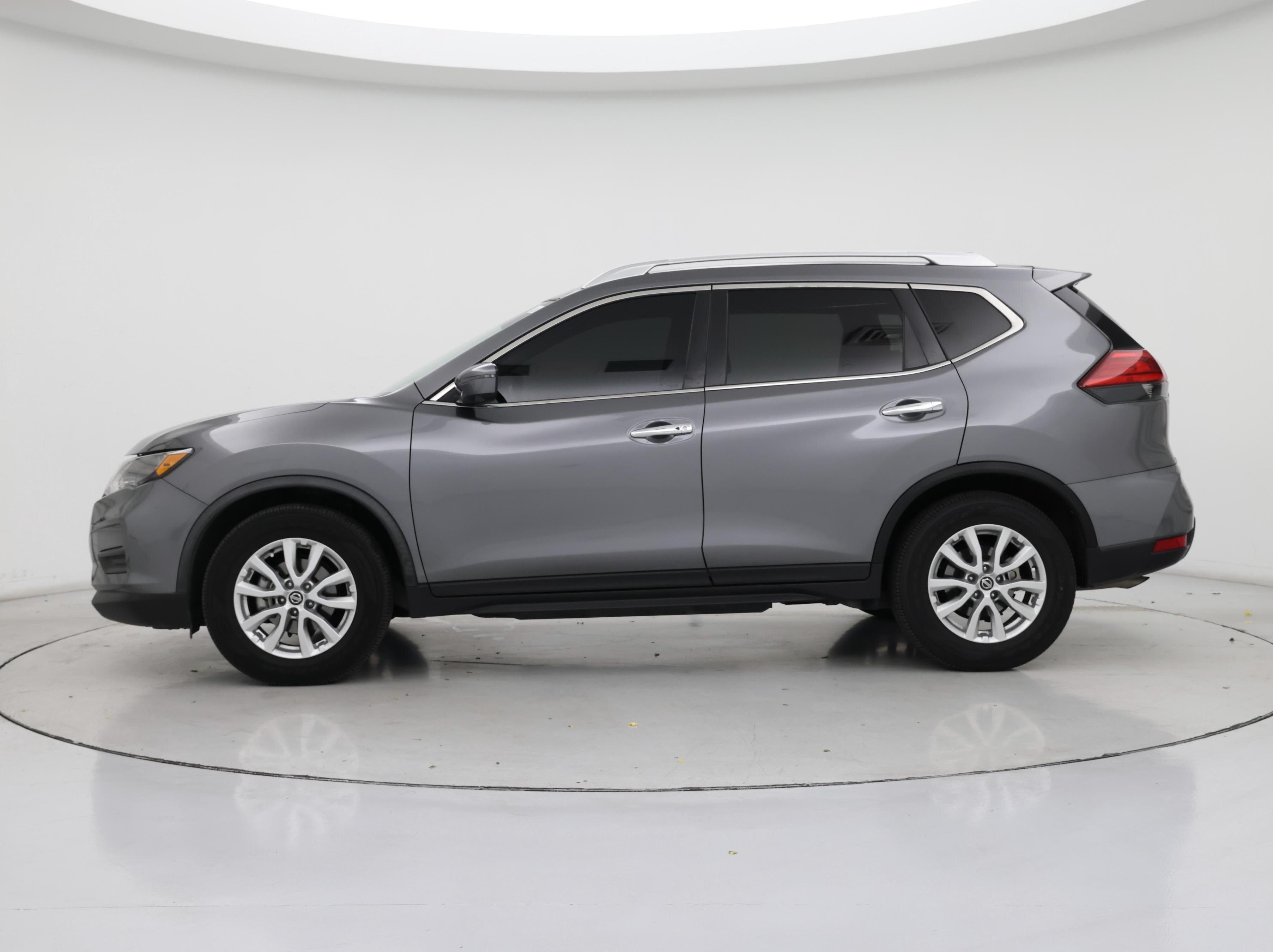 Thumbnail: 2017 Nissan Rogue - 3