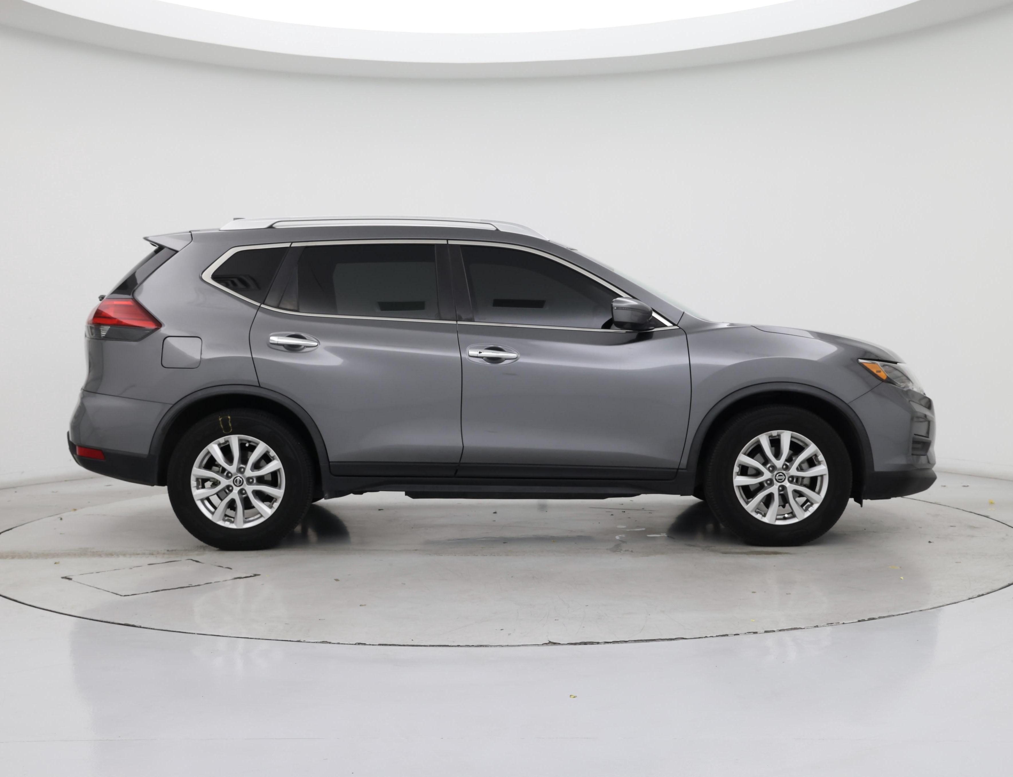 Thumbnail: 2017 Nissan Rogue - 7