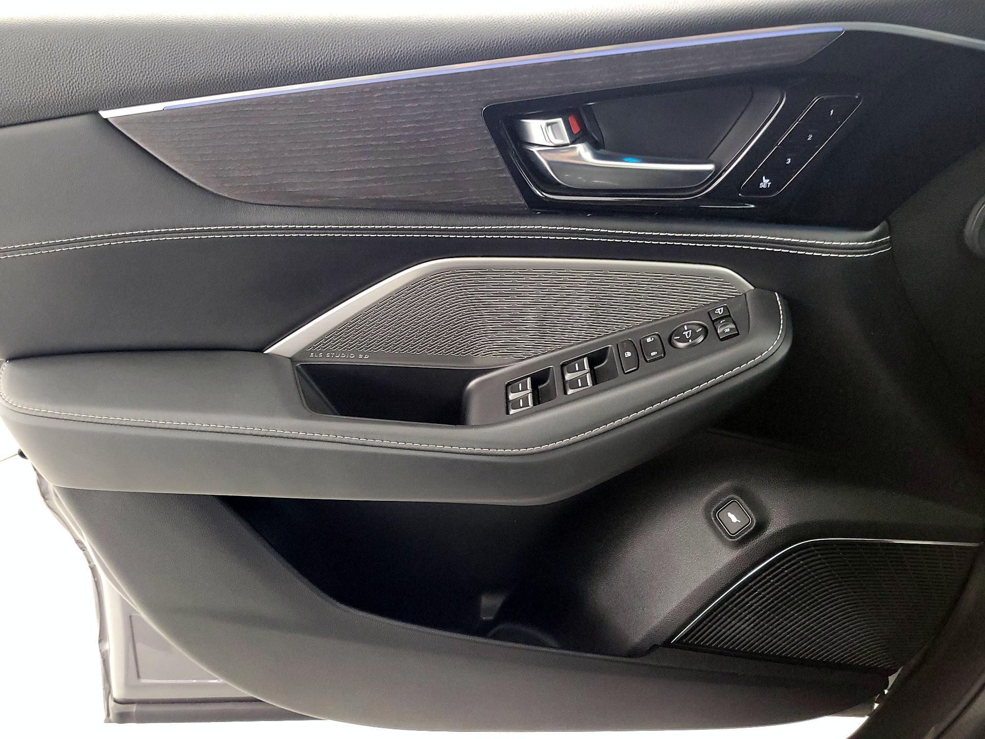 Thumbnail: 2023 Acura MDX - 12