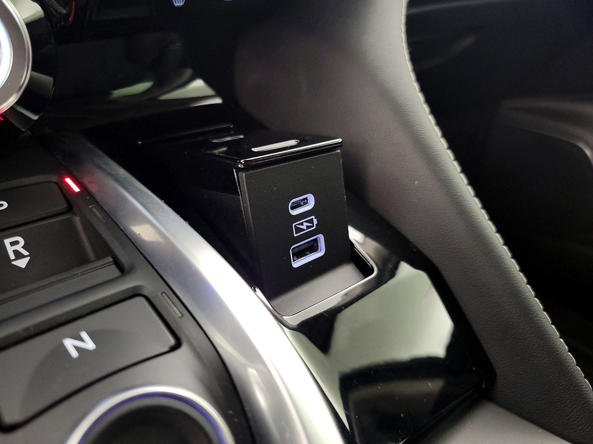 Thumbnail: 2023 Acura MDX - 19