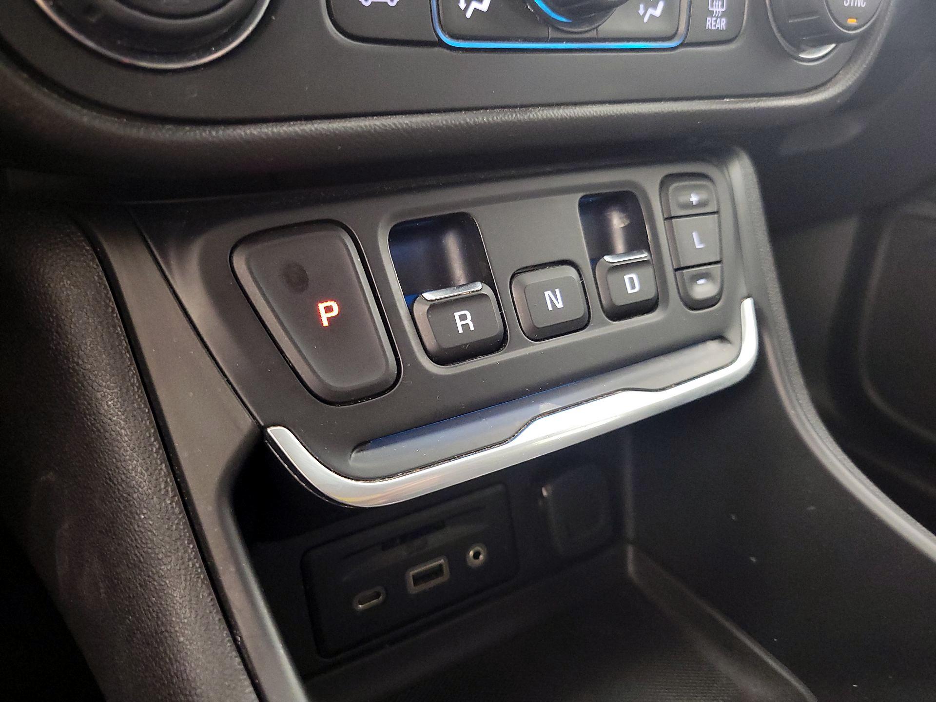 Thumbnail: 2020 GMC Terrain - 17