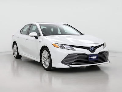 White 2018 Toyota Camry Hybrid XLE