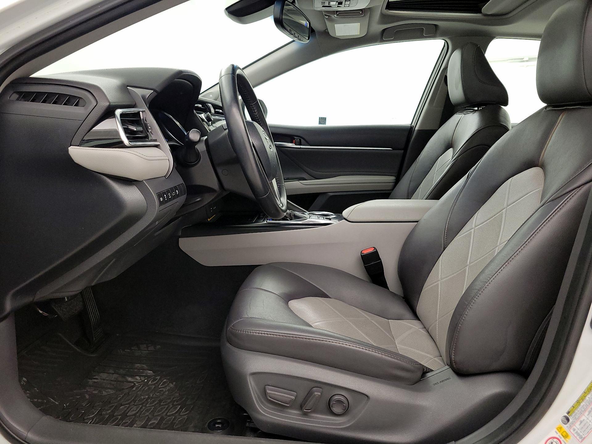 Thumbnail: 2018 Toyota Camry - 11