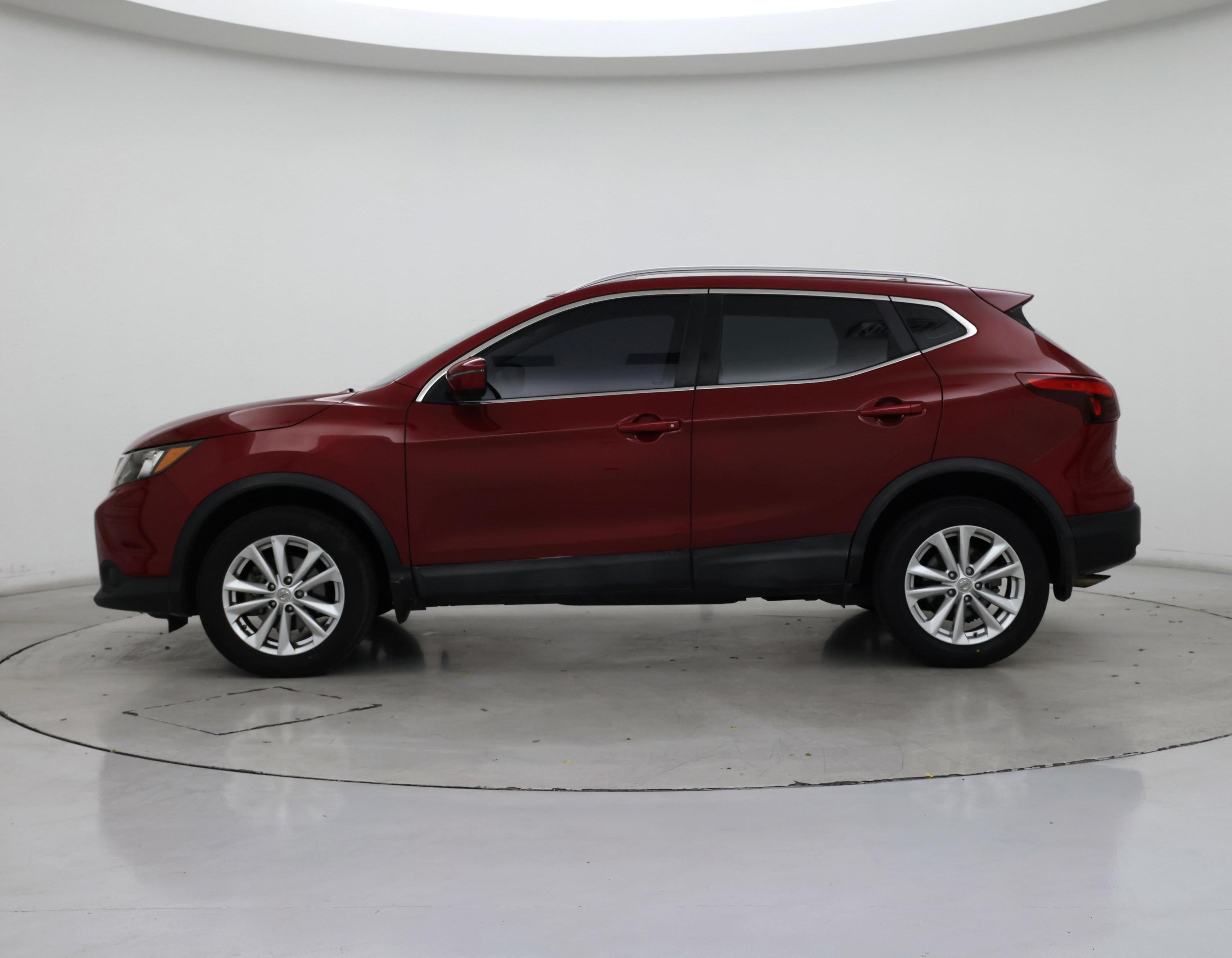 Thumbnail: 2017 Nissan Rogue Sport - 3