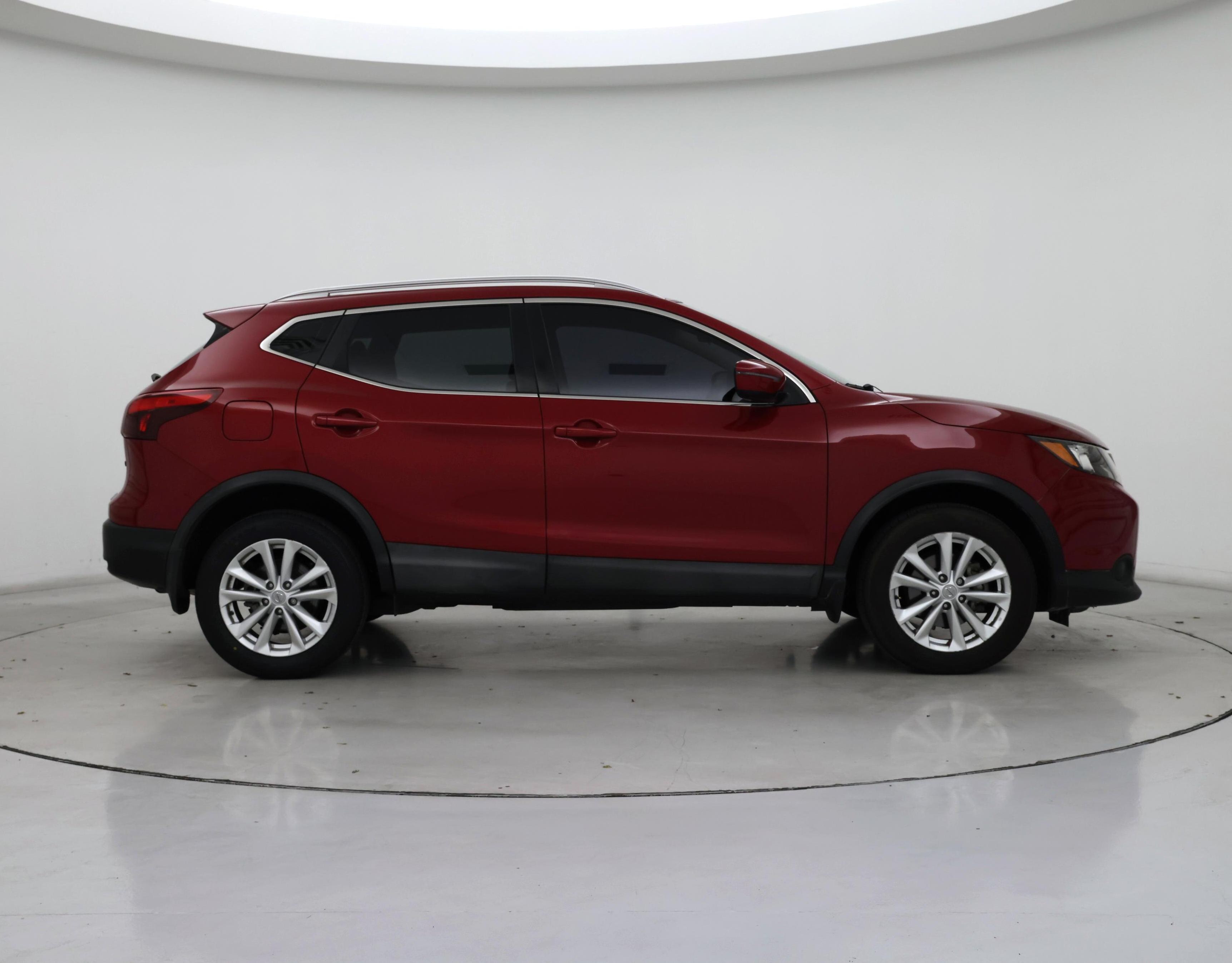 Thumbnail: 2017 Nissan Rogue Sport - 7