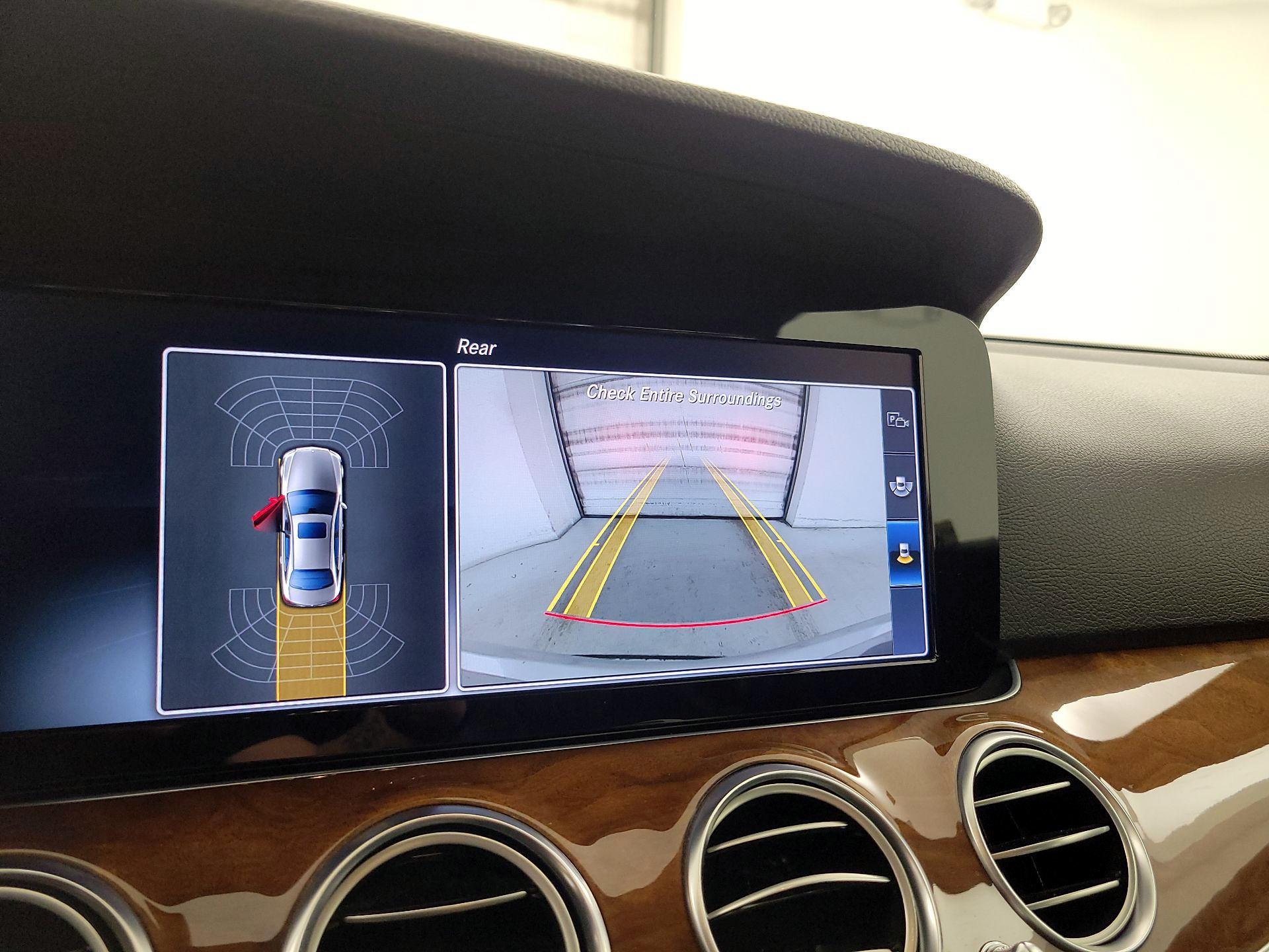 Thumbnail: 2017 Mercedes-Benz E-Class - 15