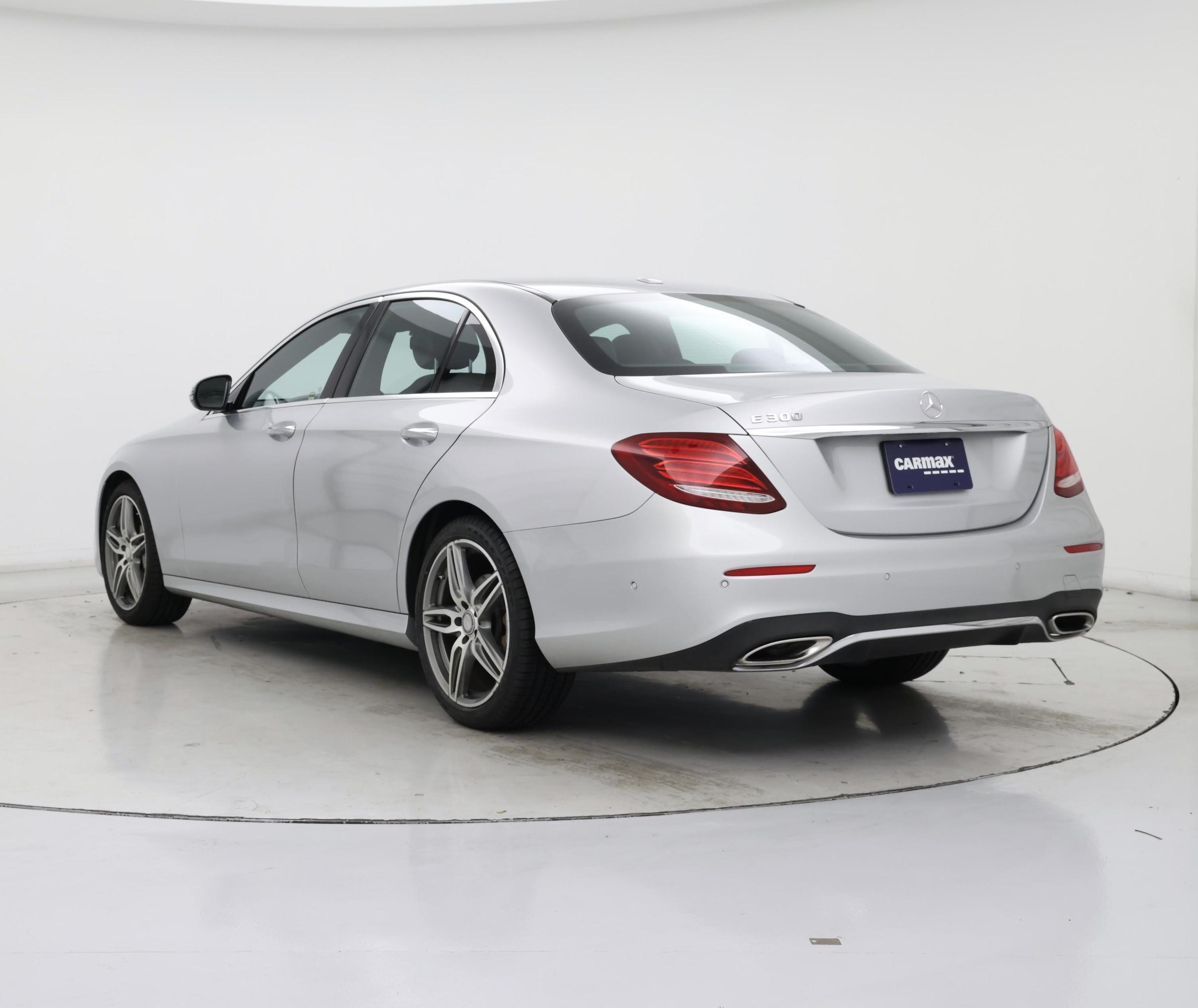 Thumbnail: 2017 Mercedes-Benz E-Class - 2
