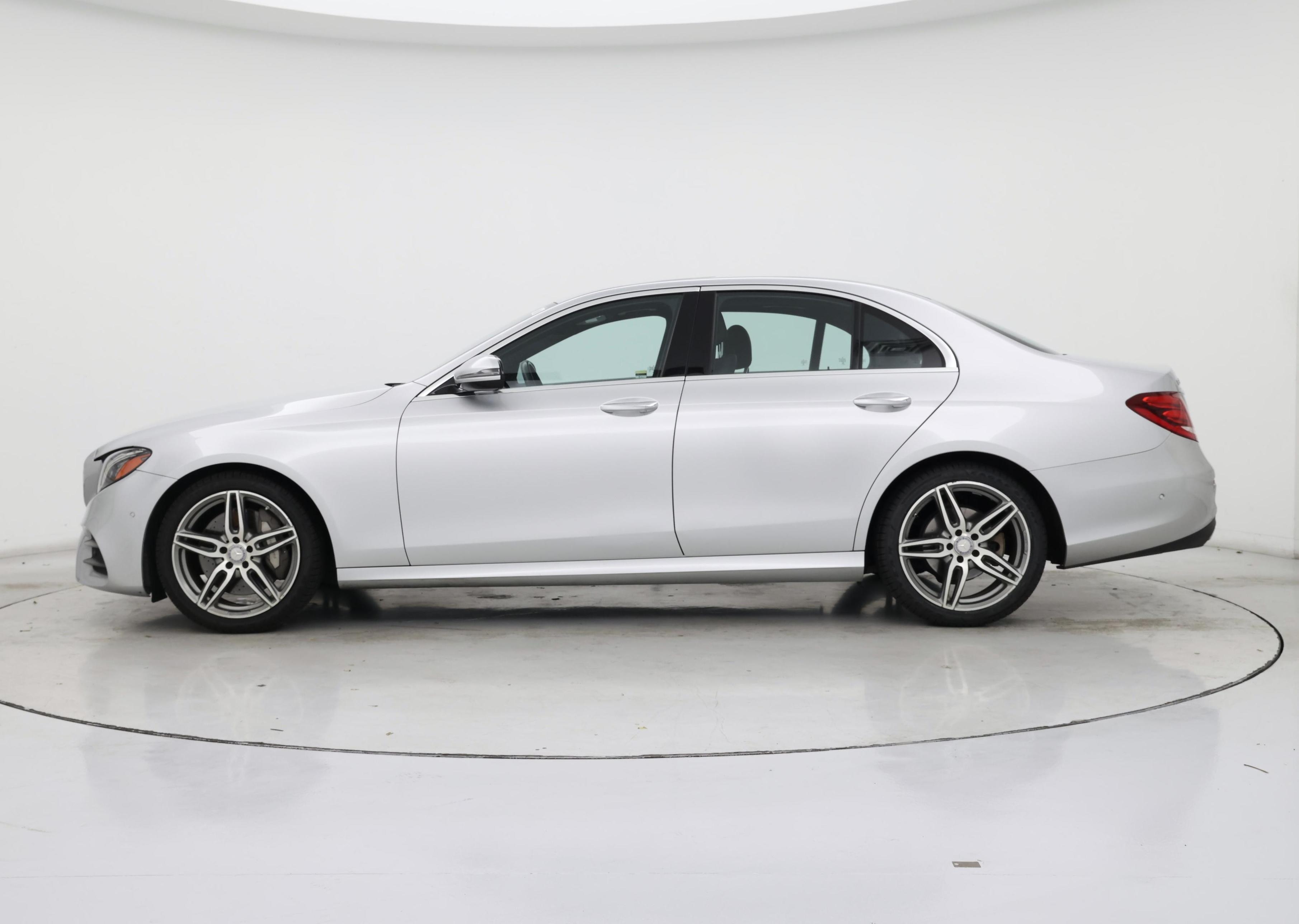 Thumbnail: 2017 Mercedes-Benz E-Class - 3