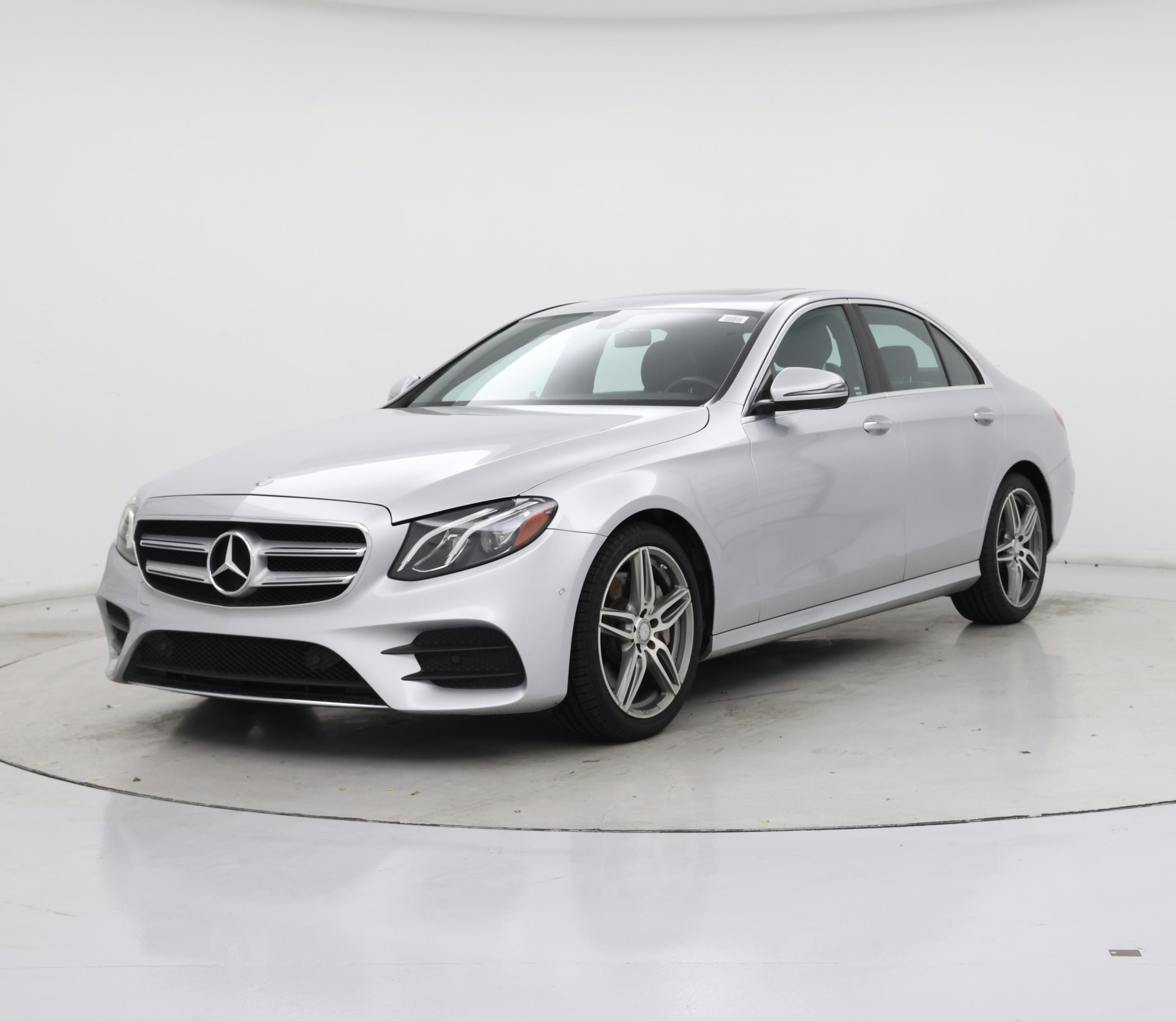 Thumbnail: 2017 Mercedes-Benz E-Class - 4