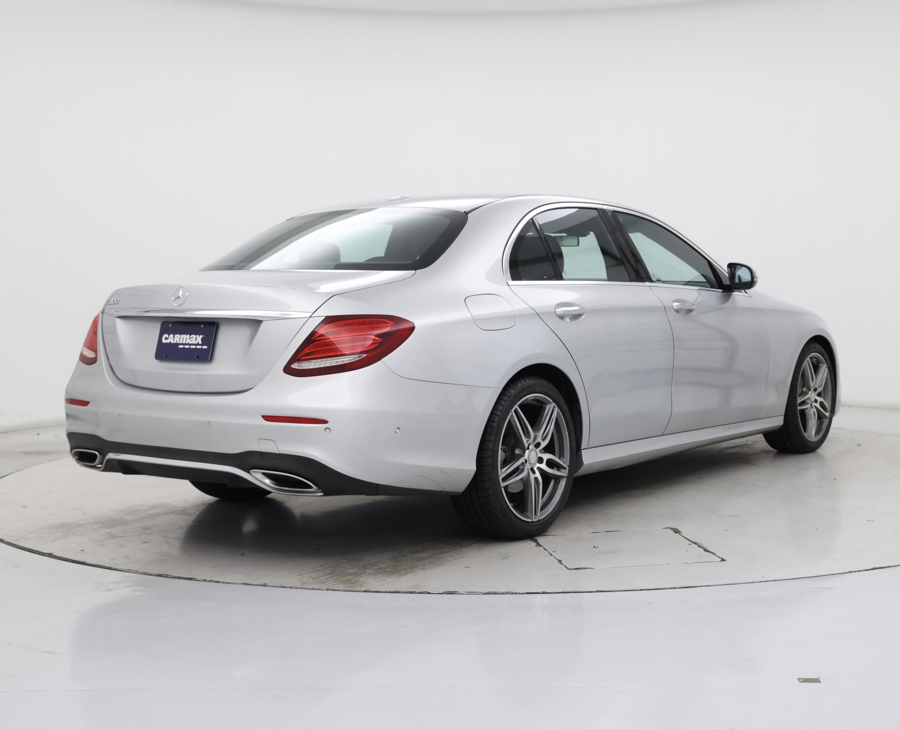 Thumbnail: 2017 Mercedes-Benz E-Class - 8