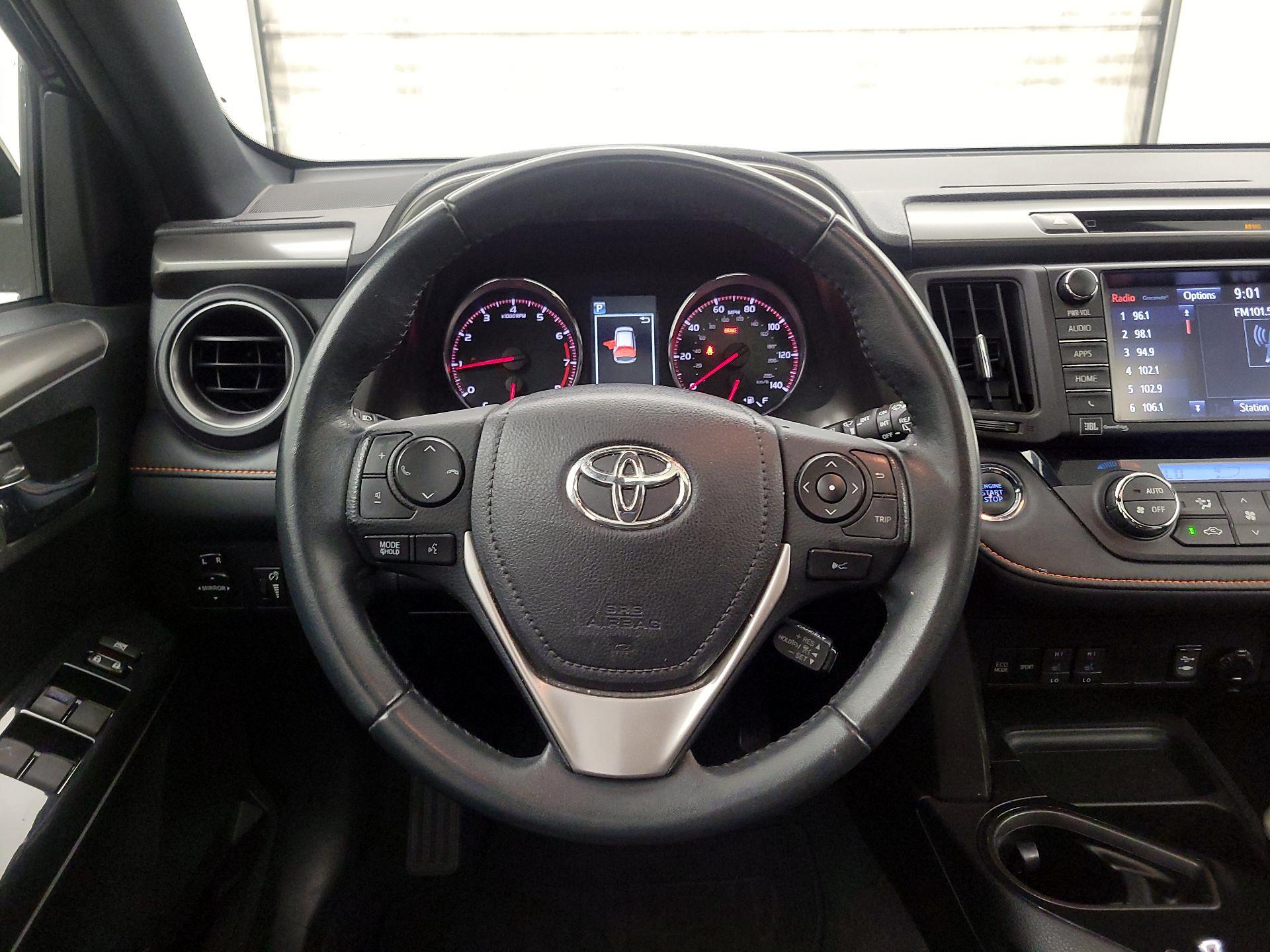 Thumbnail: 2016 Toyota RAV4 - 10
