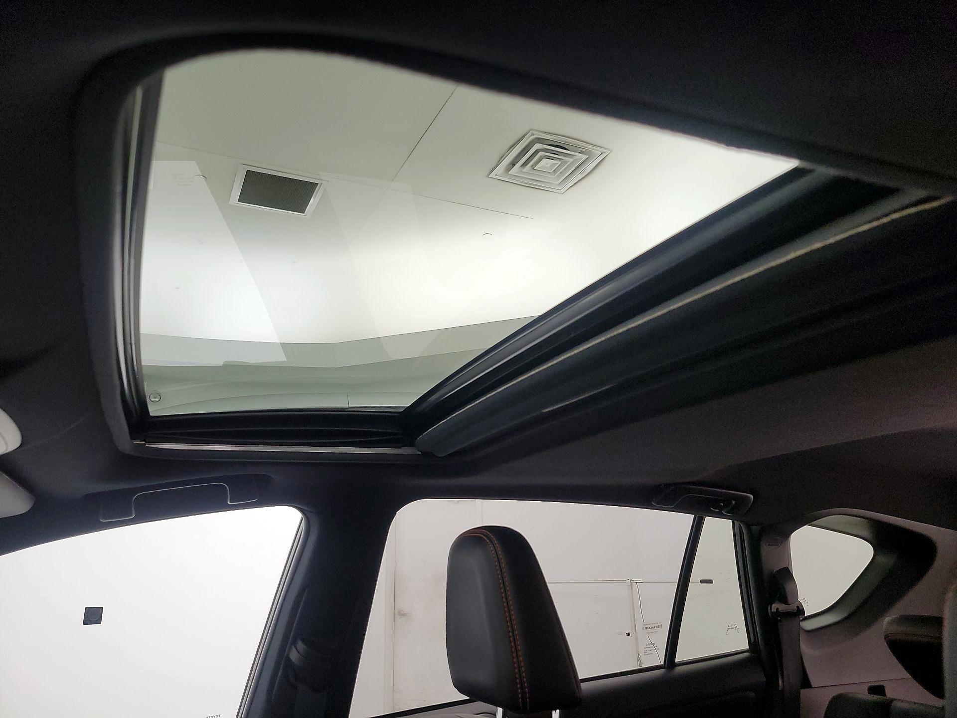 Thumbnail: 2016 Toyota RAV4 - 19