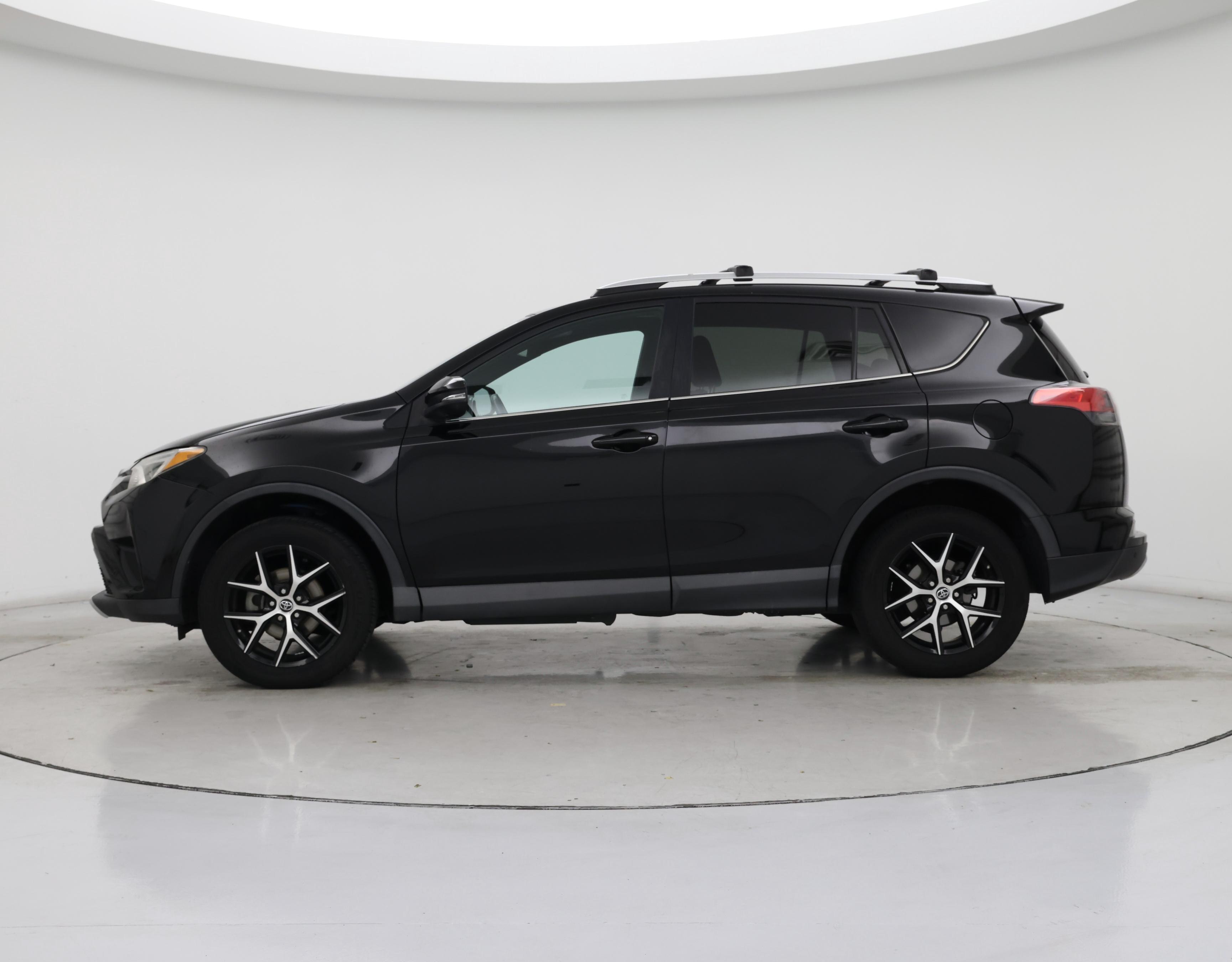 Thumbnail: 2016 Toyota RAV4 - 3