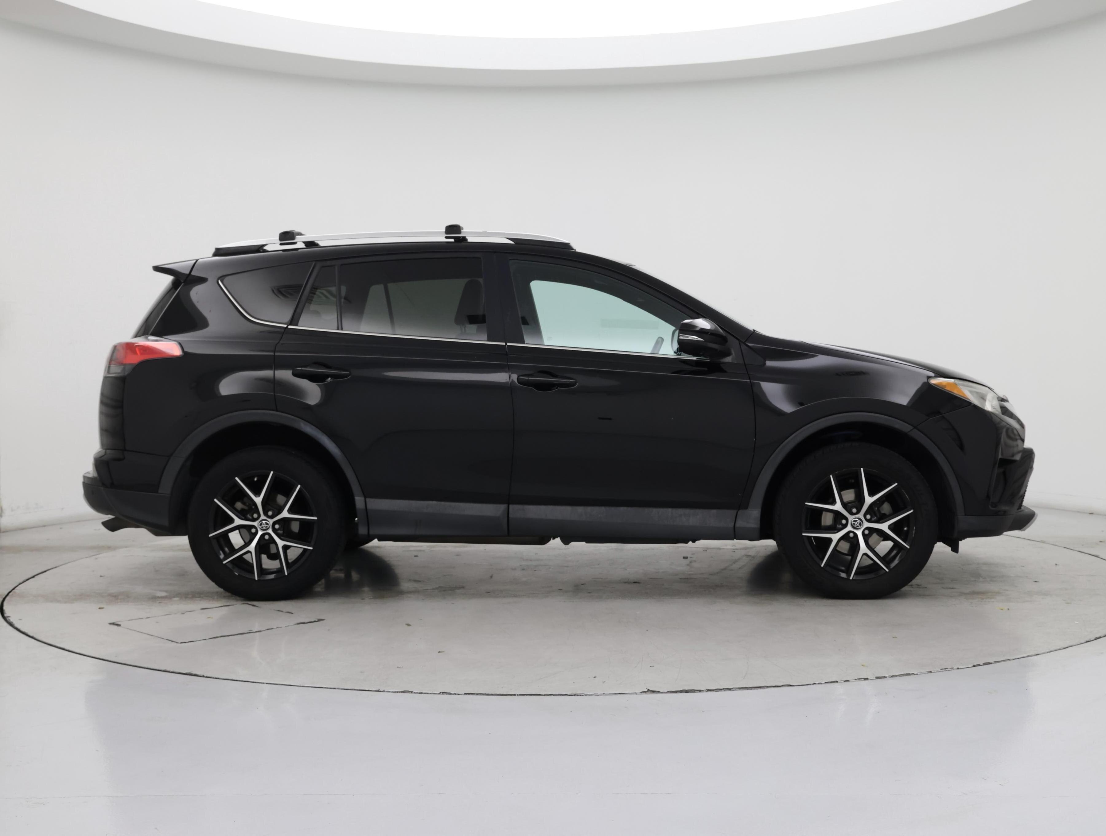 Thumbnail: 2016 Toyota RAV4 - 7