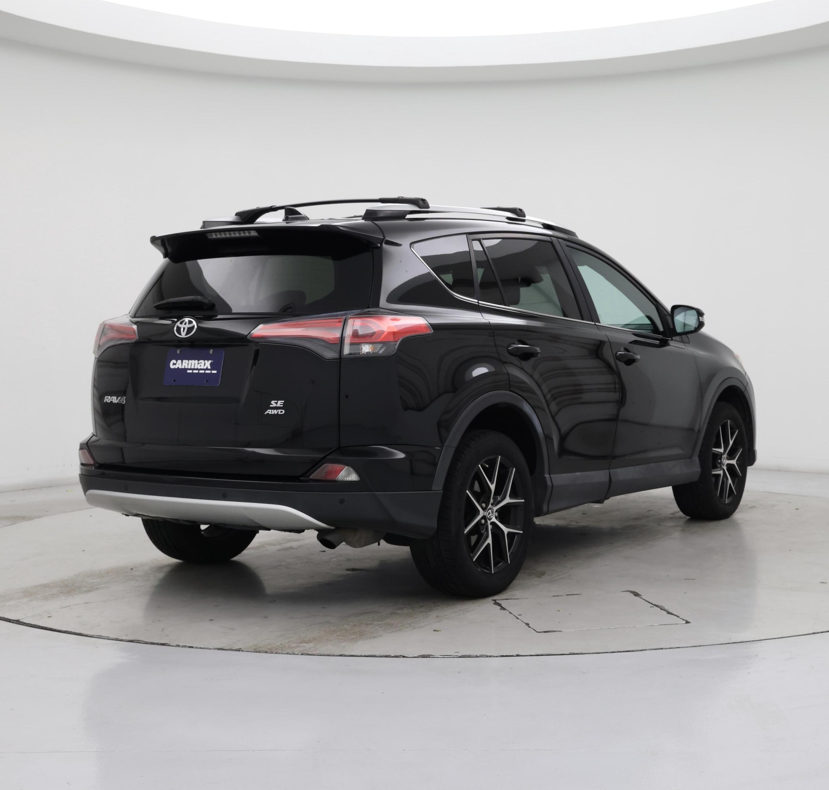 Thumbnail: 2016 Toyota RAV4 - 8