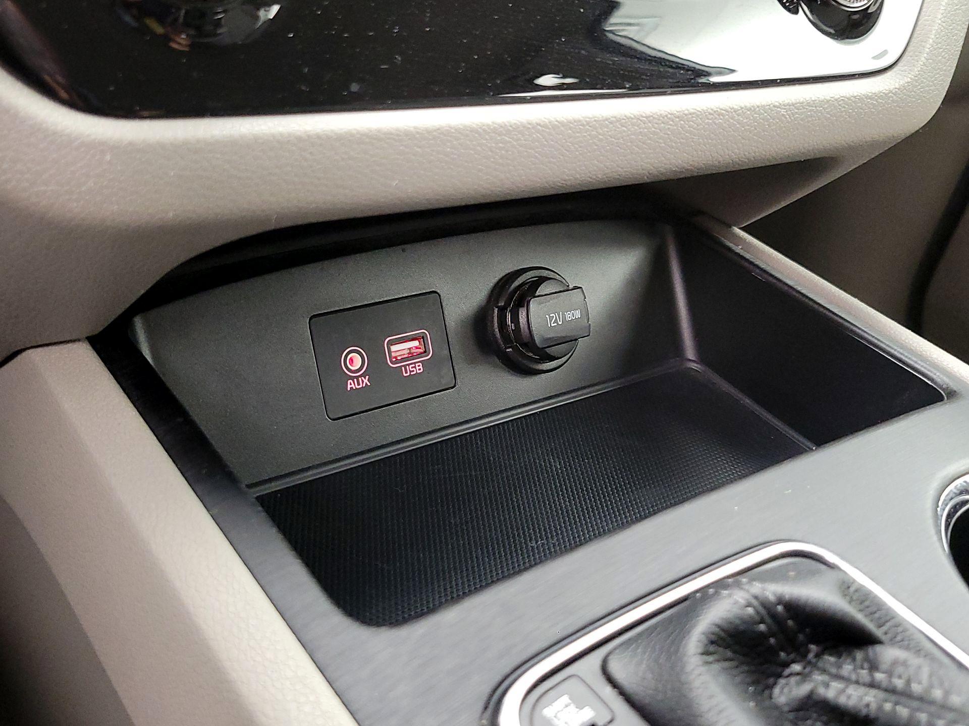 Thumbnail: 2019 Kia Sedona - 18