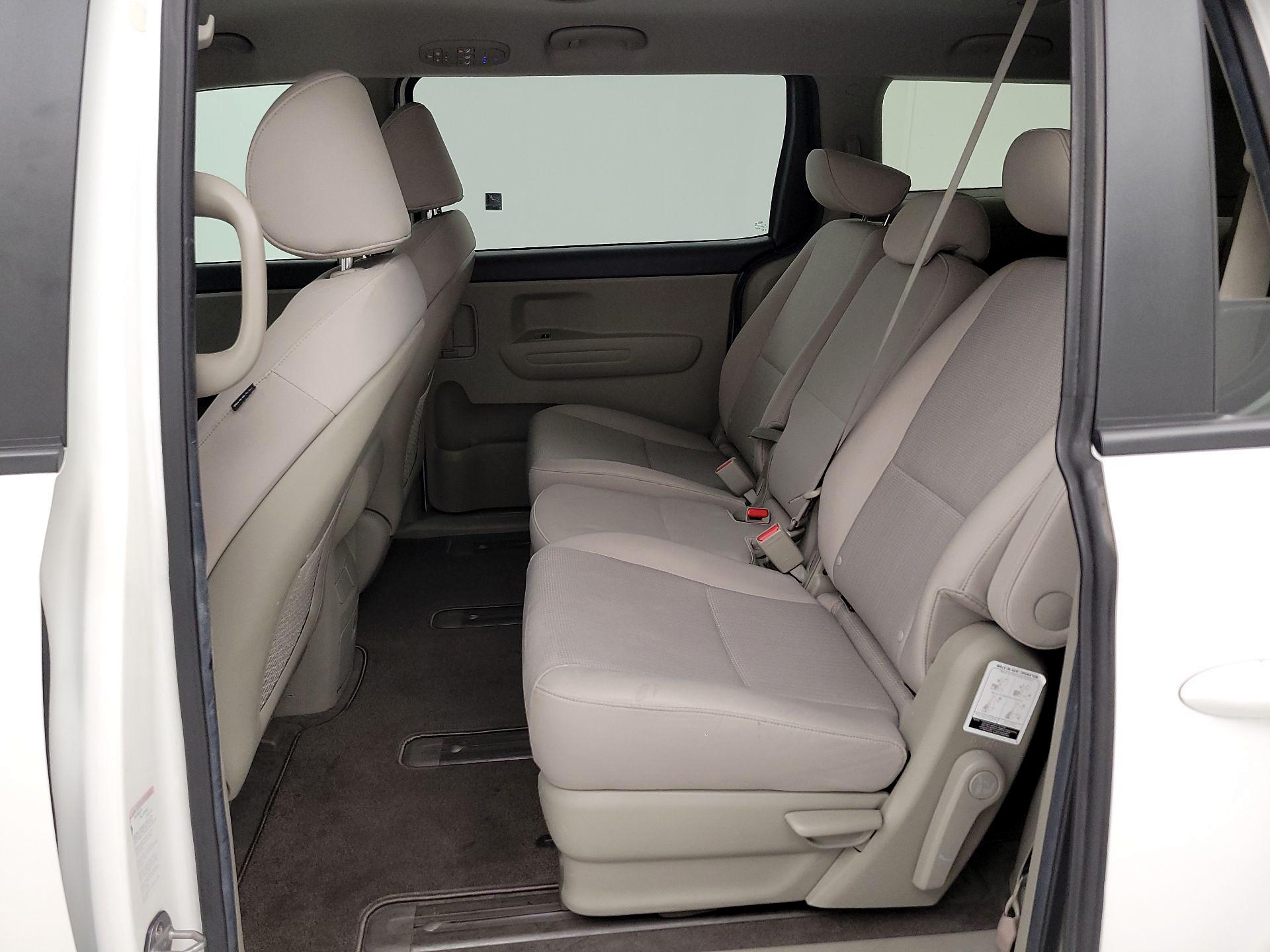 Thumbnail: 2019 Kia Sedona - 19