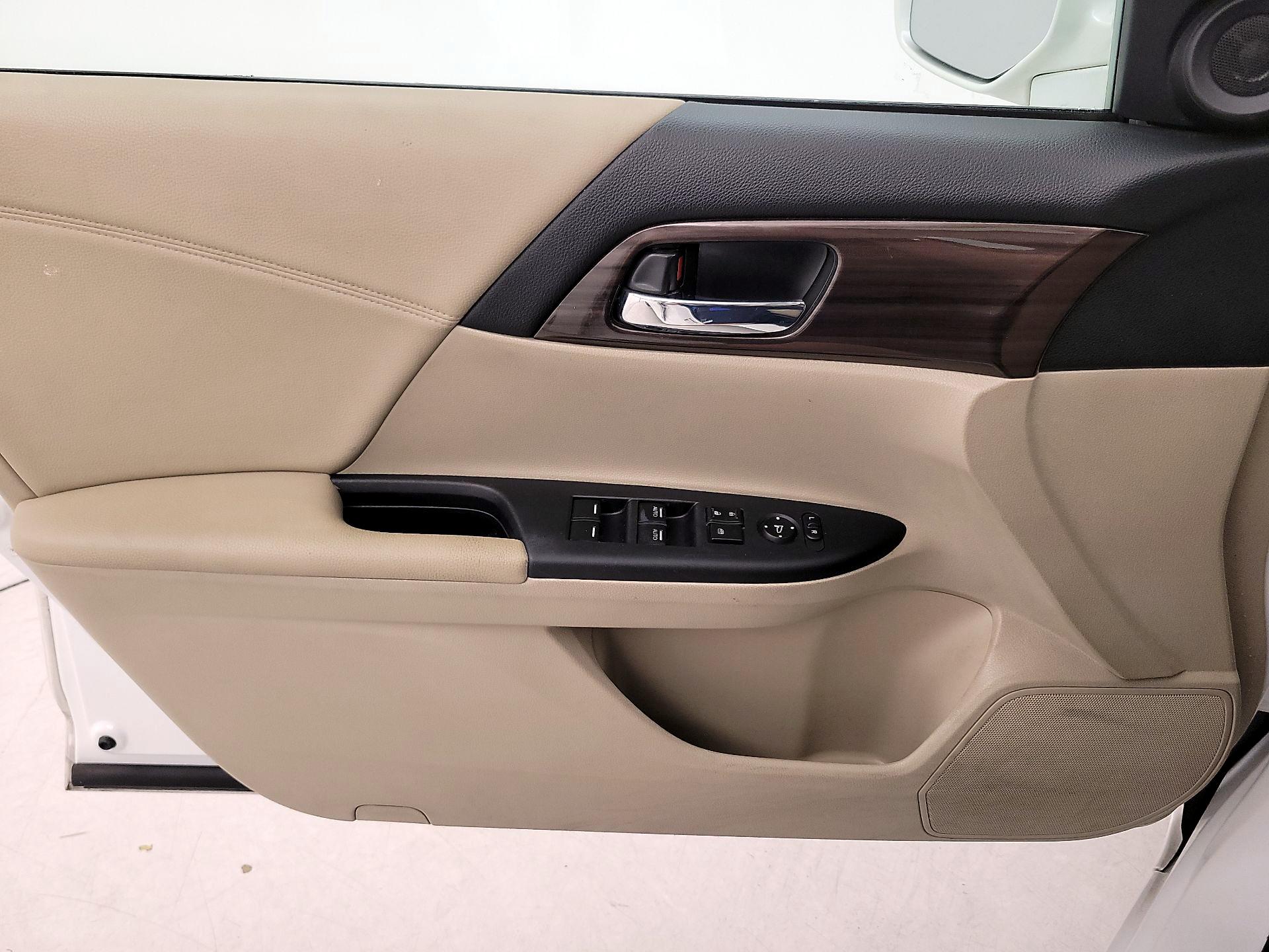 Thumbnail: 2017 Honda Accord - 12
