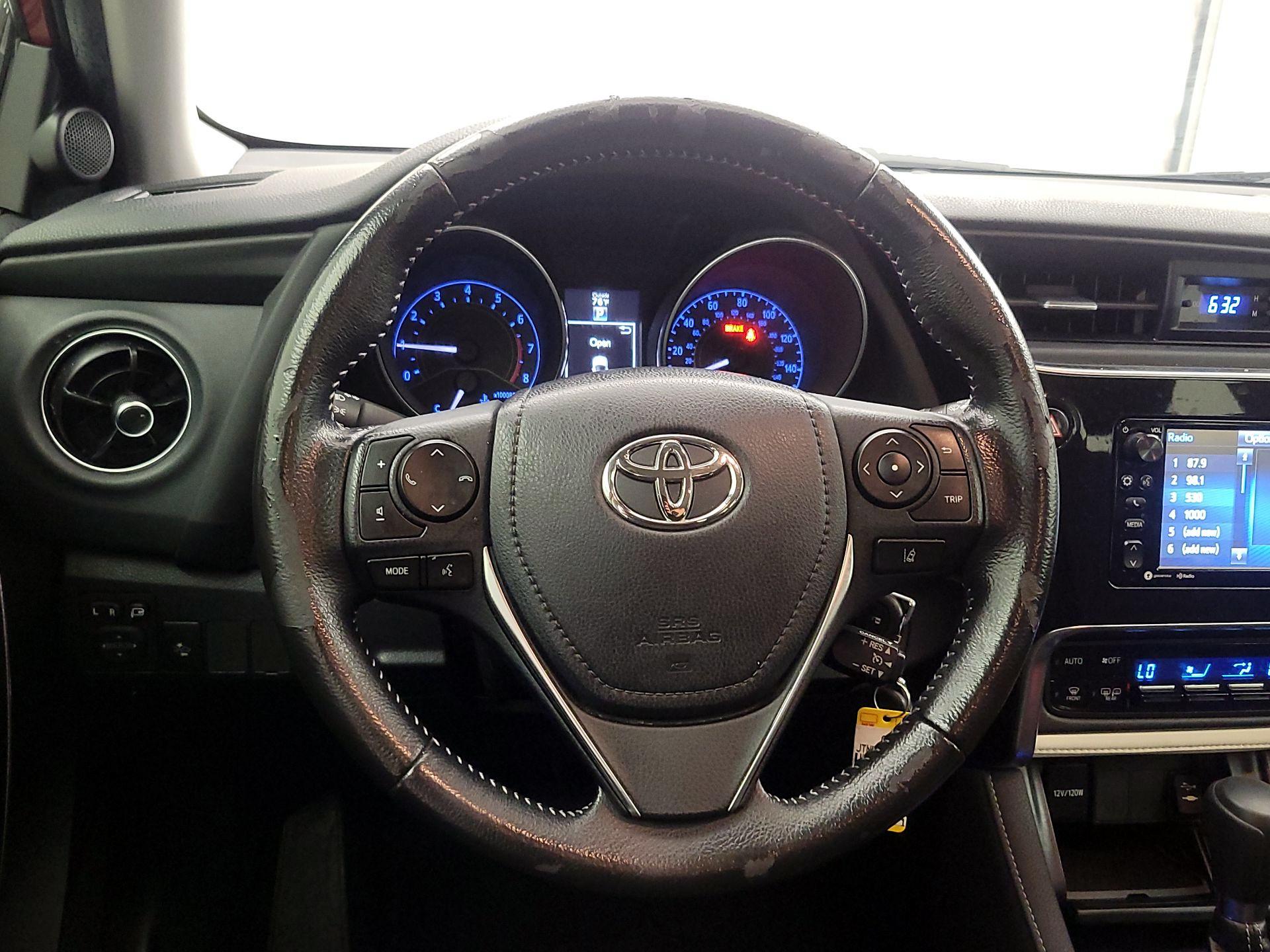 Thumbnail: 2017 Toyota Corolla iM - 10