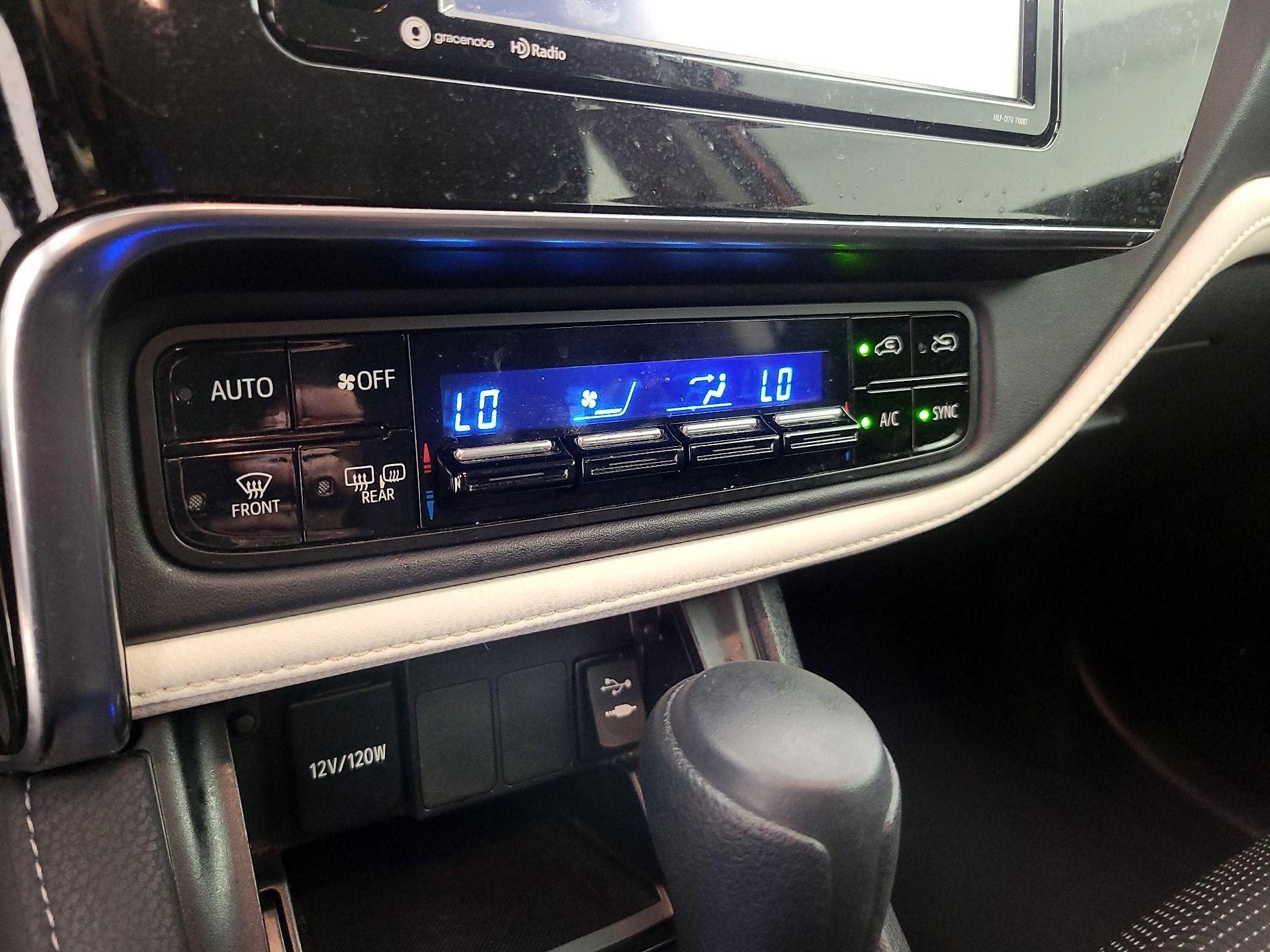 Thumbnail: 2017 Toyota Corolla iM - 16
