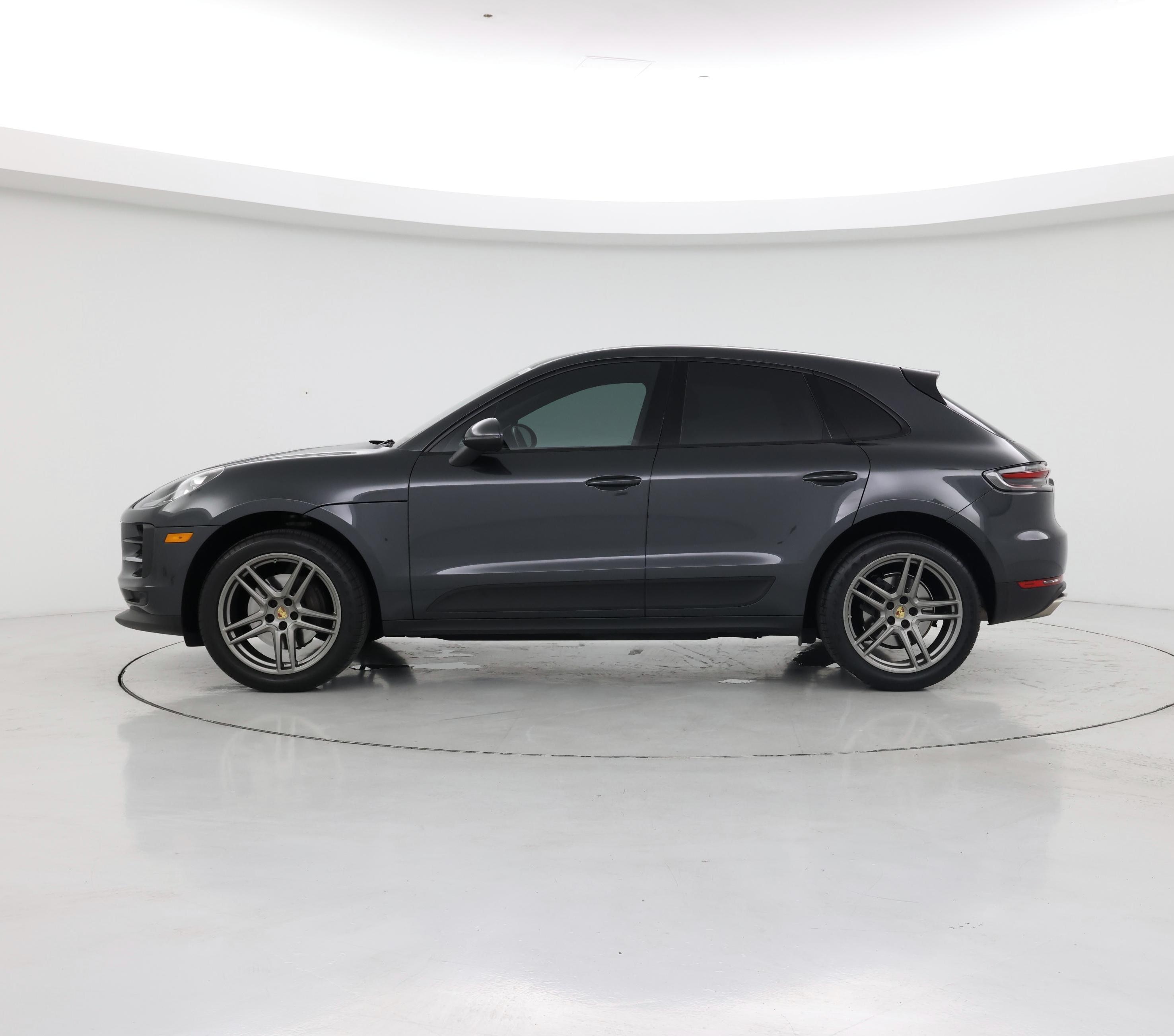 Thumbnail: 2020 Porsche Macan - 3
