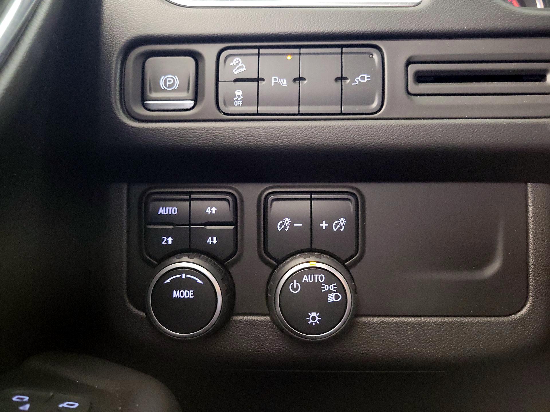 Thumbnail: 2021 Chevrolet Suburban - 13