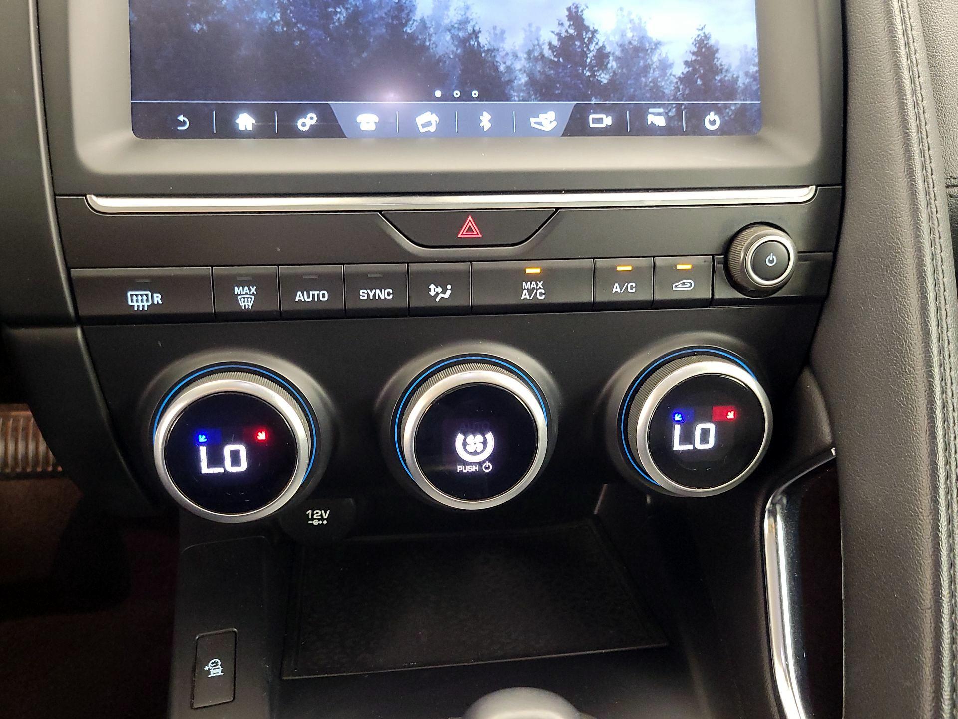Thumbnail: 2020 Jaguar E-Pace - 16