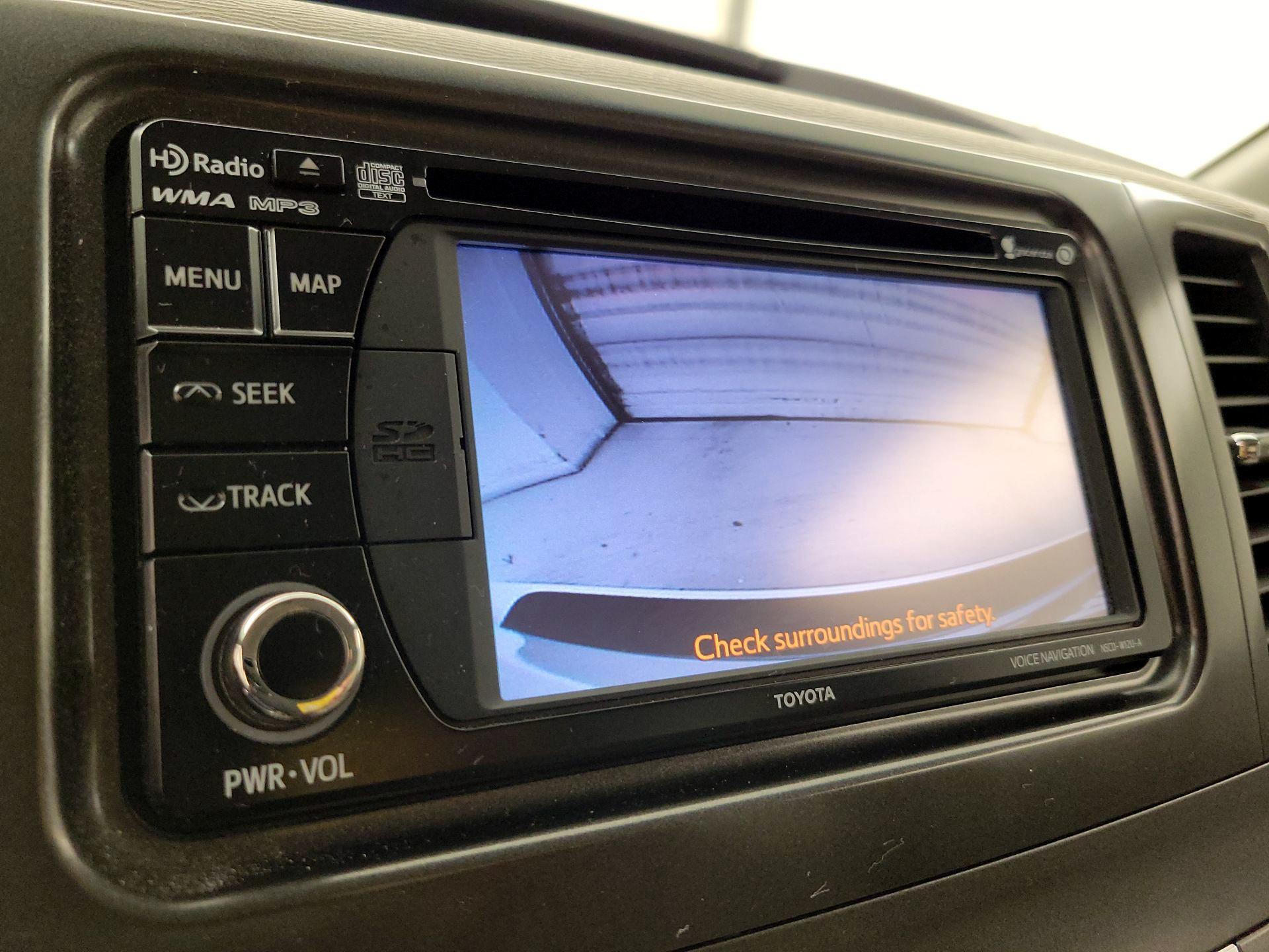 Thumbnail: 2014 Toyota Sienna - 15