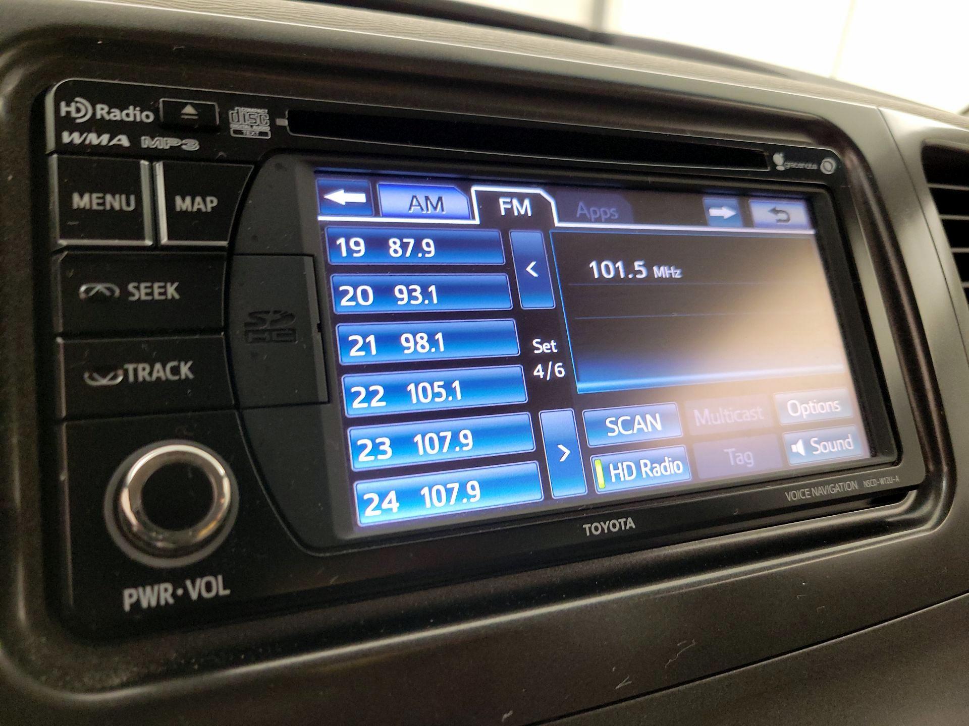 Thumbnail: 2014 Toyota Sienna - 16