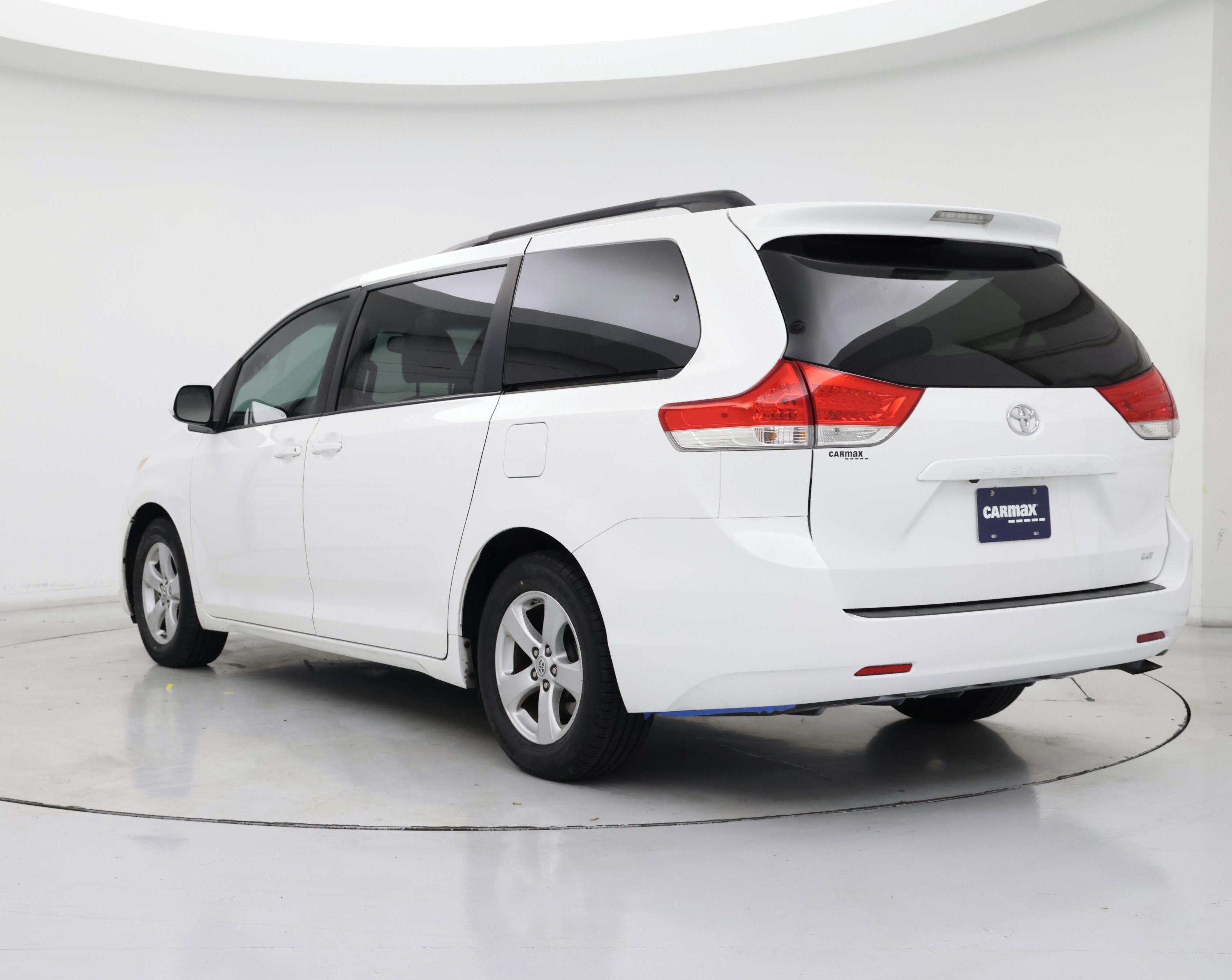 Thumbnail: 2014 Toyota Sienna - 2